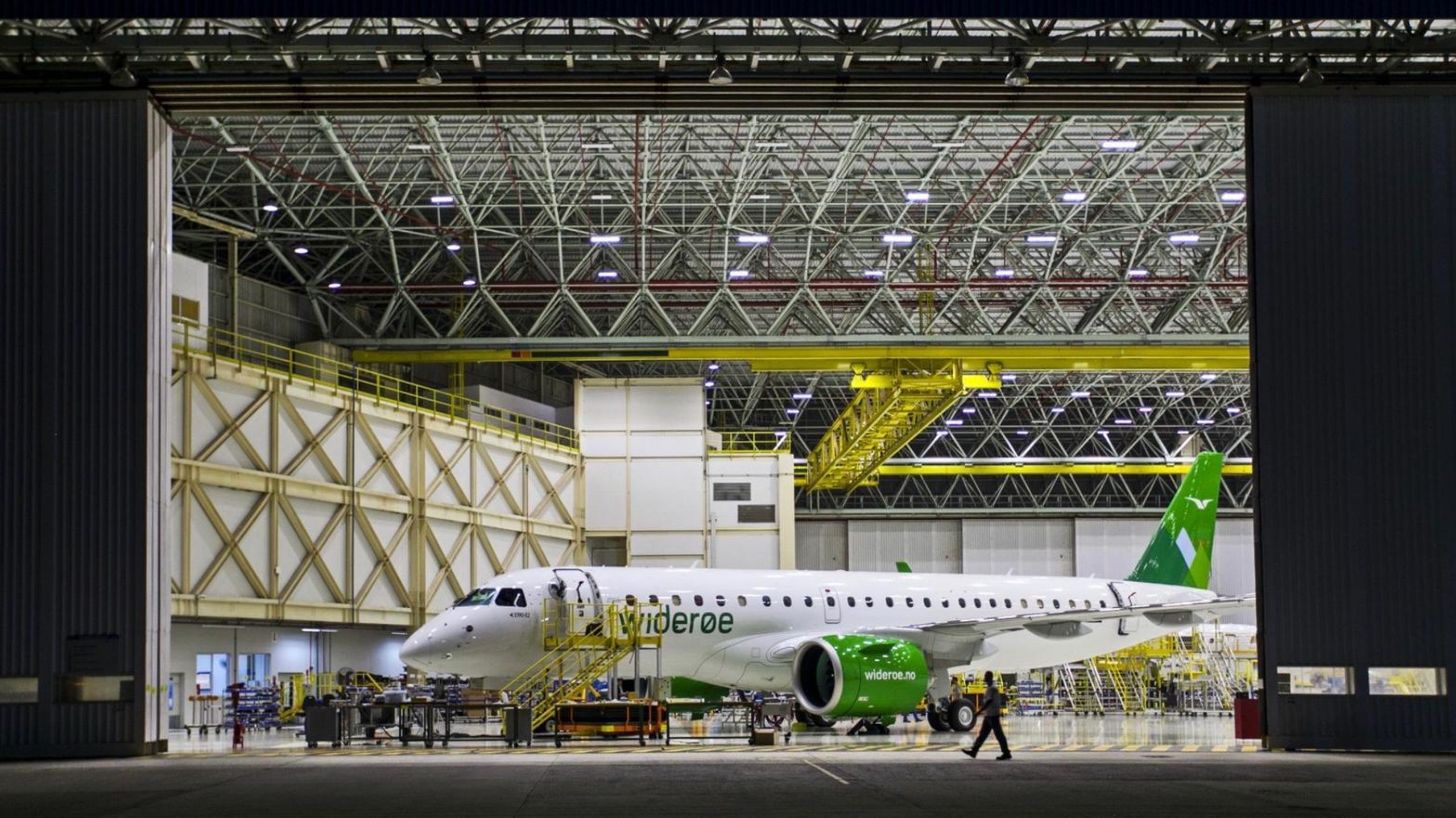 Flydesign_Embraer-E190-E2