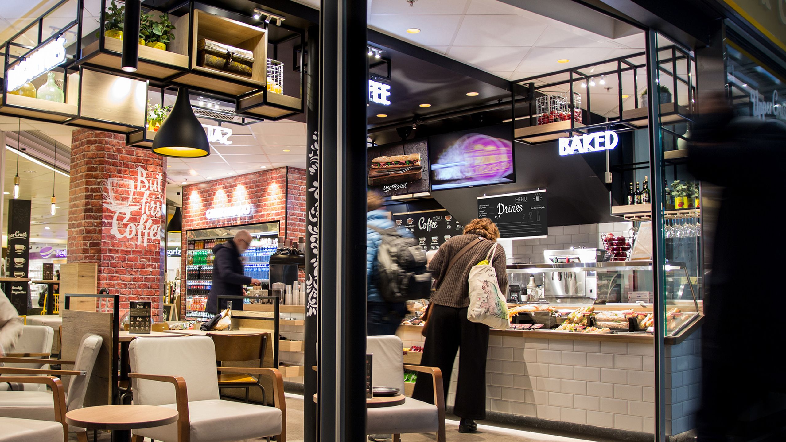 ssp-upper-crust-freshly-baked-baguettes-interior