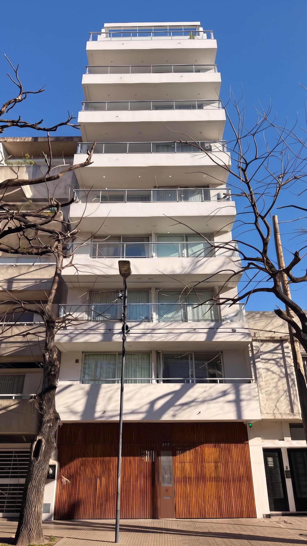 Fachada principal sobre calle 40