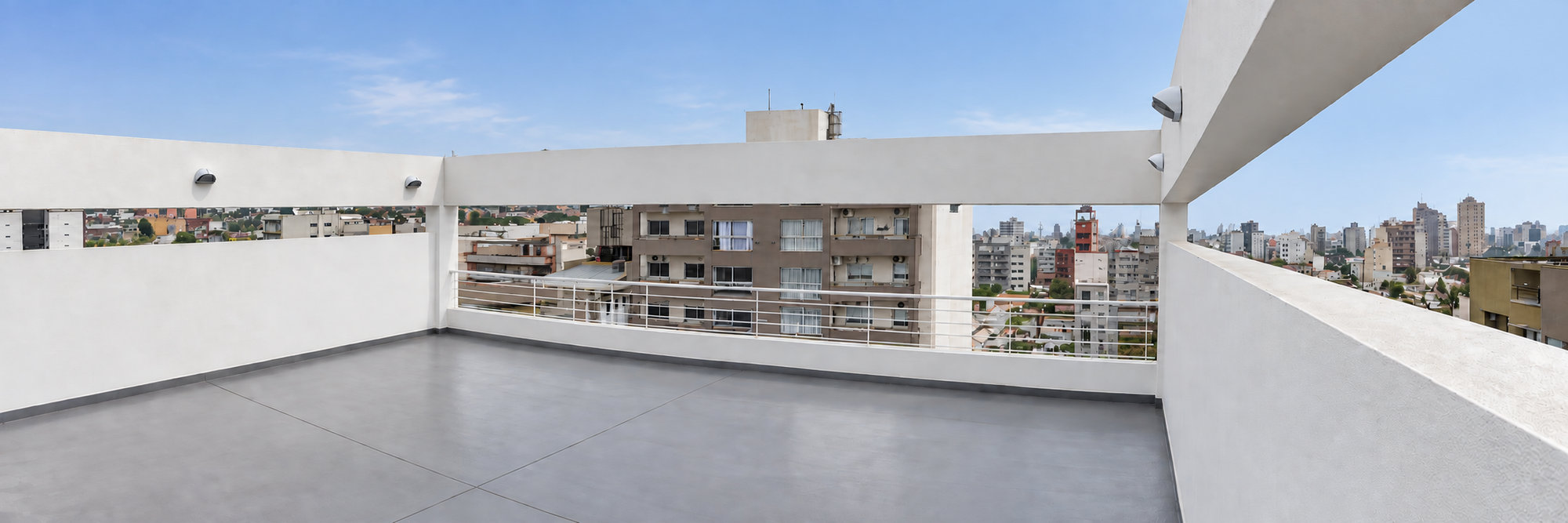 Terraza con vistas abiertas sobre el casco urbano