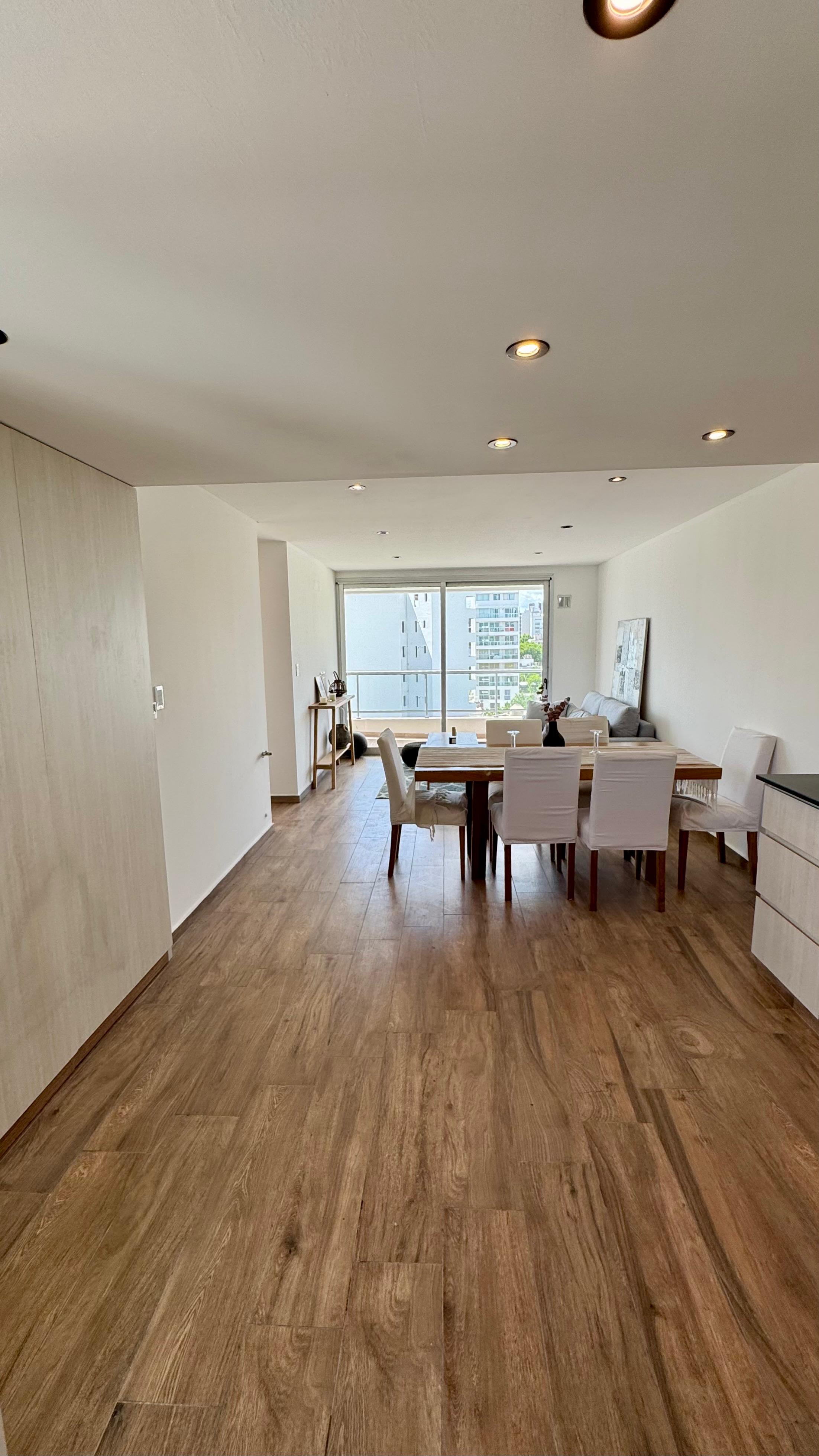 Departamento 2 dormitorios - Estar-comedor con expansión al balcón