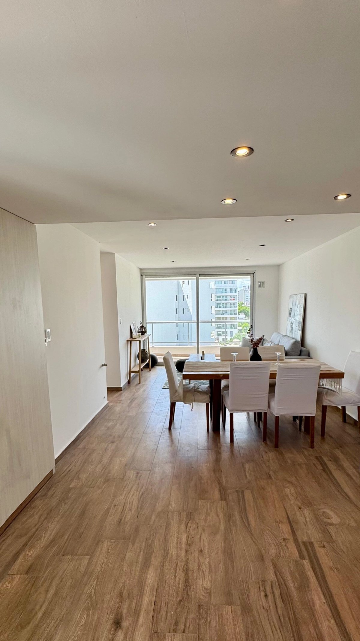 Departamento 2 dormitorios - Estar-comedor con expansión al balcón