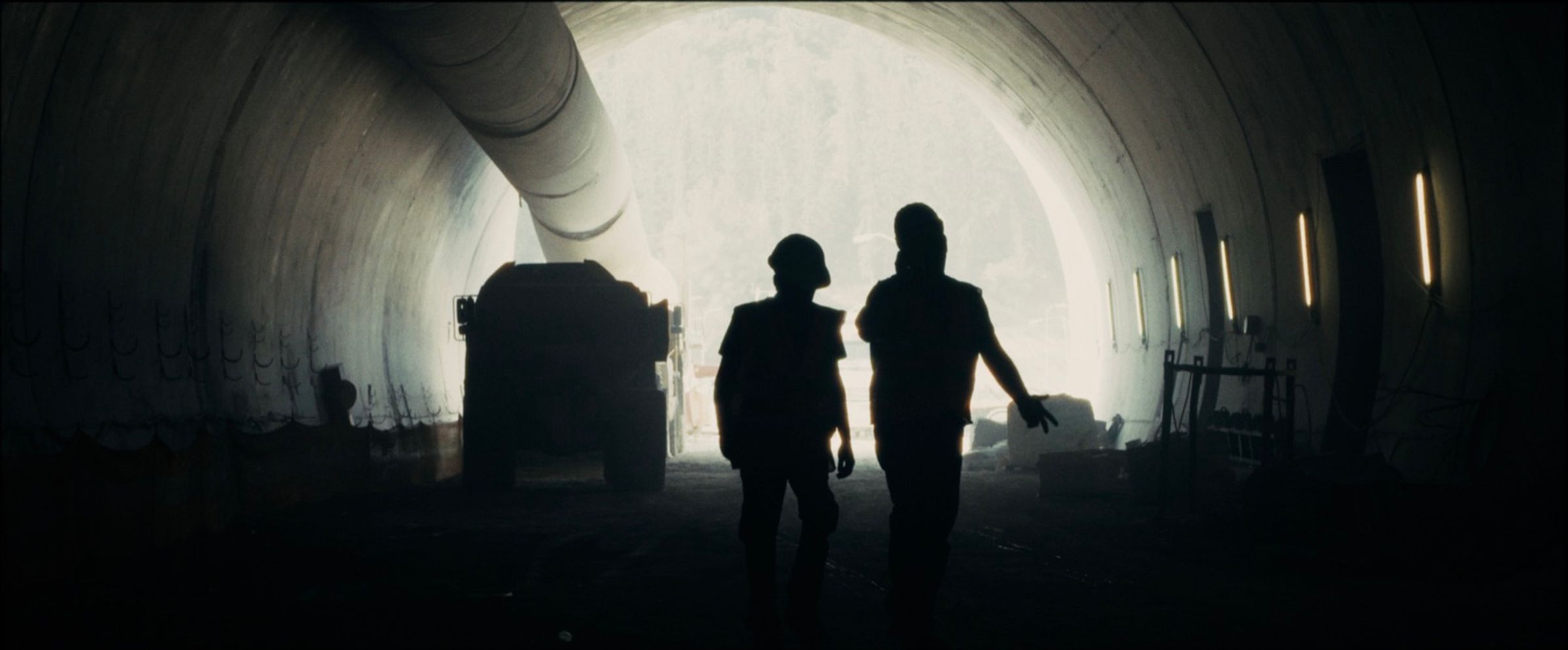 Sterling Ridge: Hero tunnel silhouettes