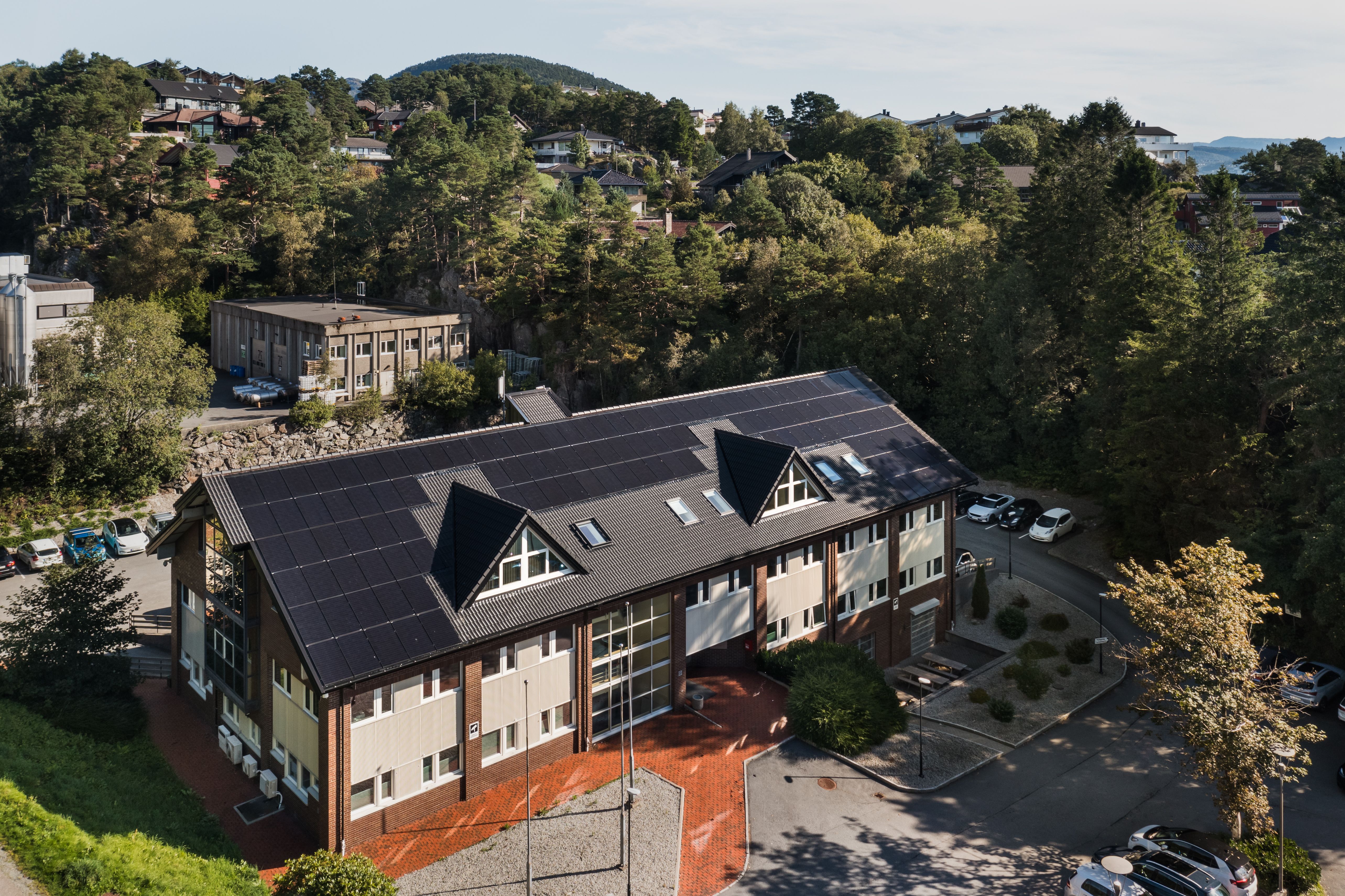 Integrert solcelleanlegg på næringsbygg