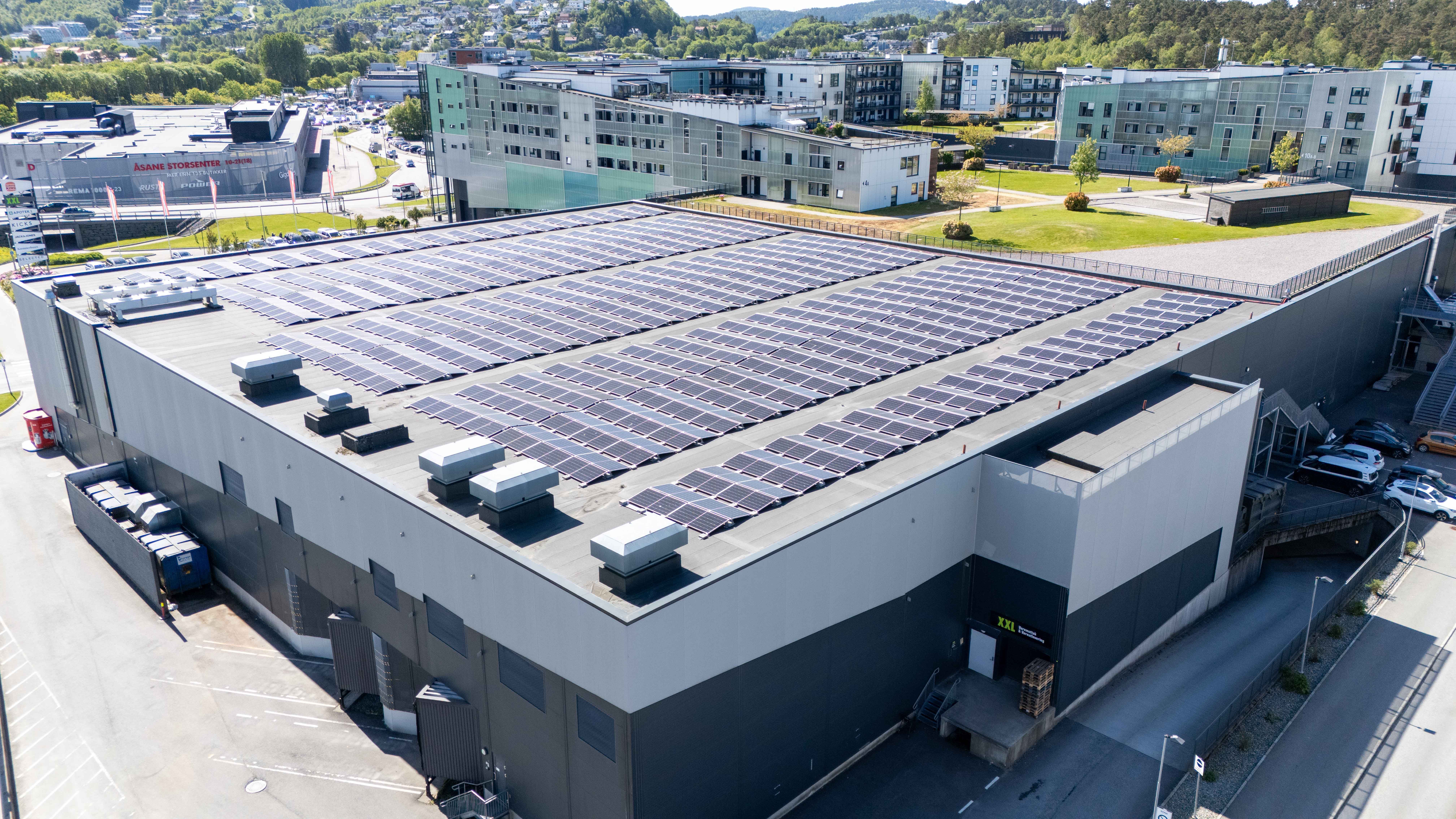 Ballast solcelleanelegg på Horisont Kjøpesenter i Bergen leverandør Solcellekraft