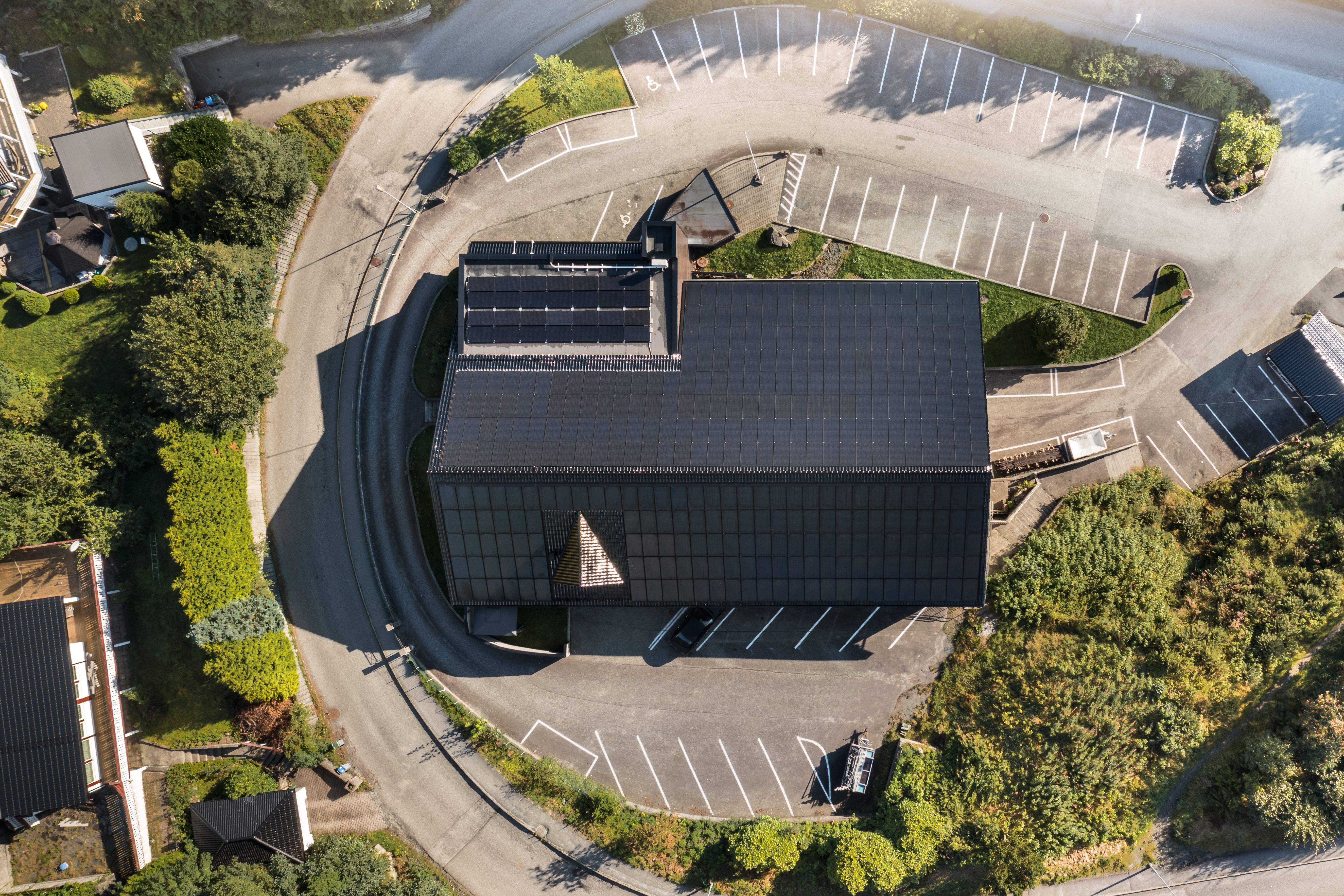 Solcelleanlegg sett ovenfra