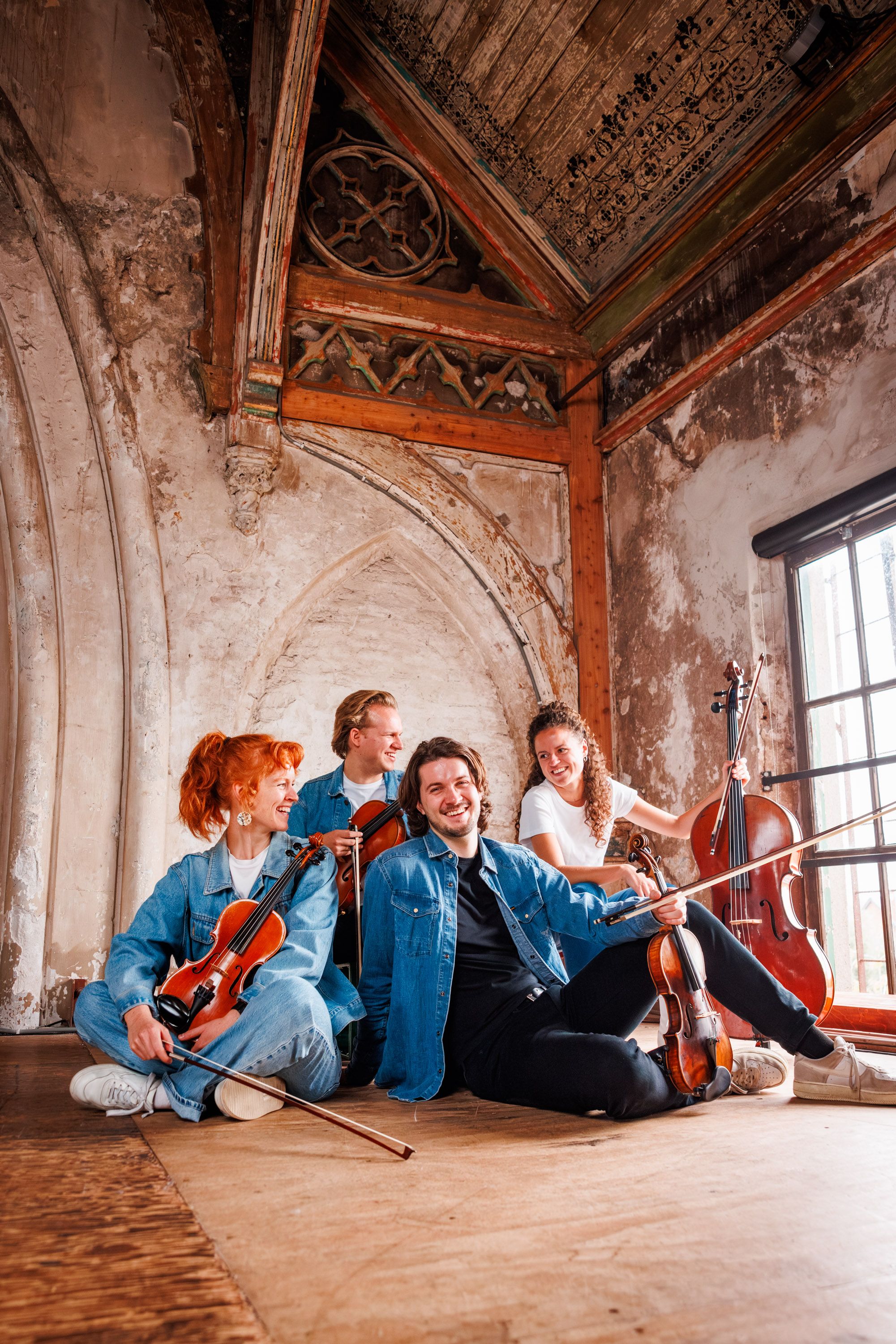 Concert Gravity Strings