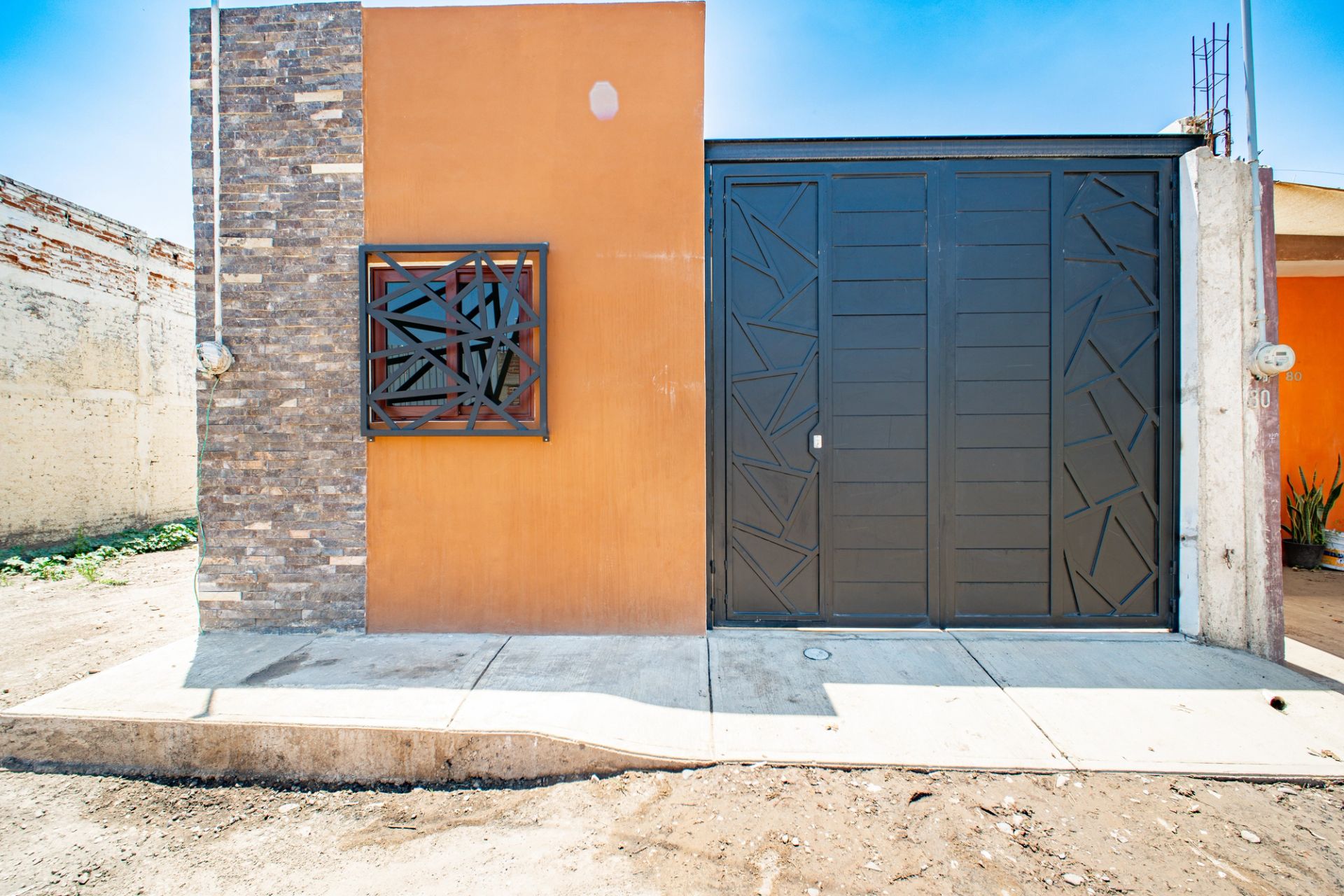 CASA EN COLONIA 10 DE MAYO, EN EL GRULLO, JAL.