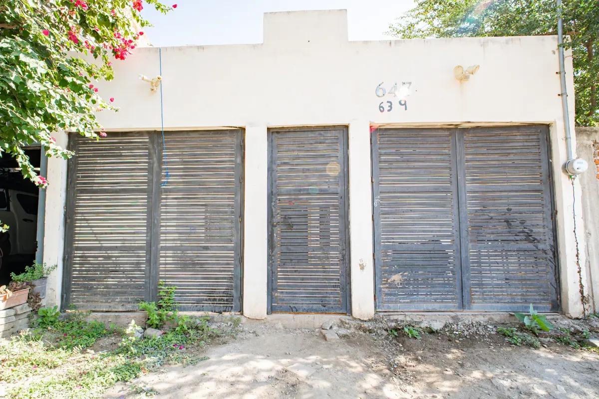 CASA EN EXCELENTE UBICACIÓN, POR CALLE PRINCIPAL CLEMENTE AMAYA, AUTLÁN JALISCO. - Imagen 1