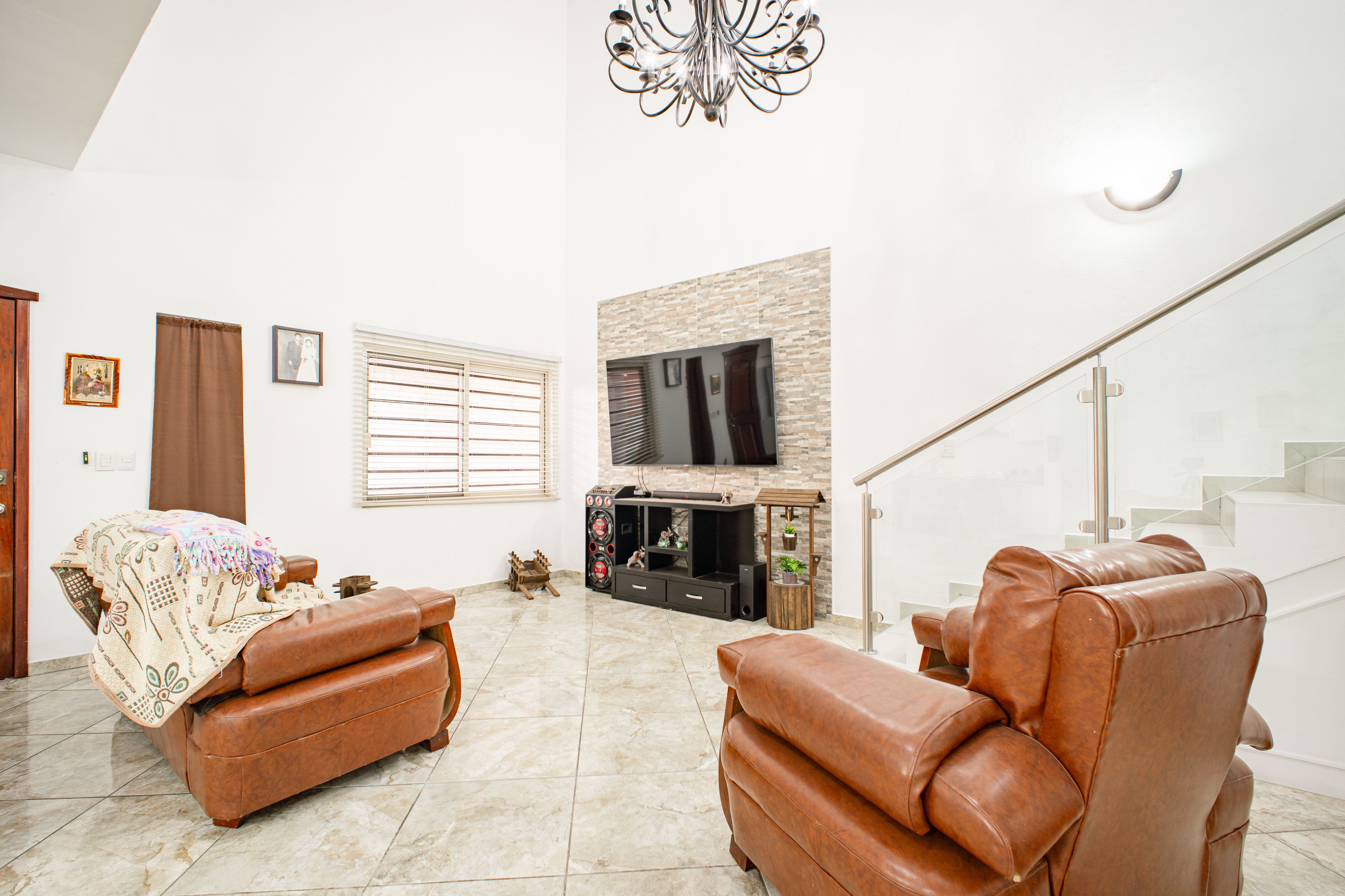 HERMOSA CASA UBICADA EN COLONIA TULIPANES EN EL GRULLO - Imagen 6