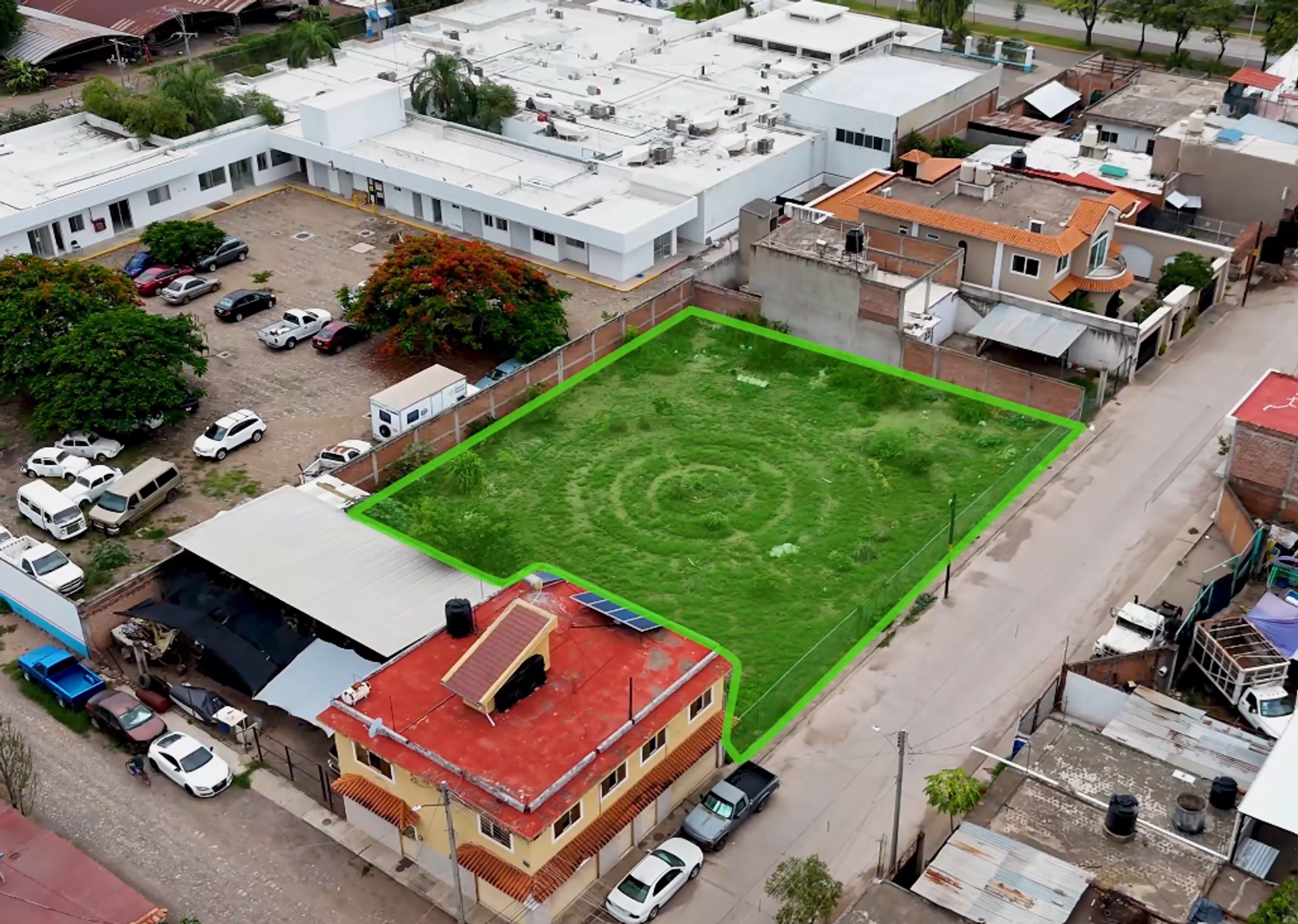 EN VENTA 3 LOTES JUNTOS O SEPARADOS A ESPALDAS DEL HOSPITAL DE PRIMER CONTACTO EN EL GRULLO, JAL.