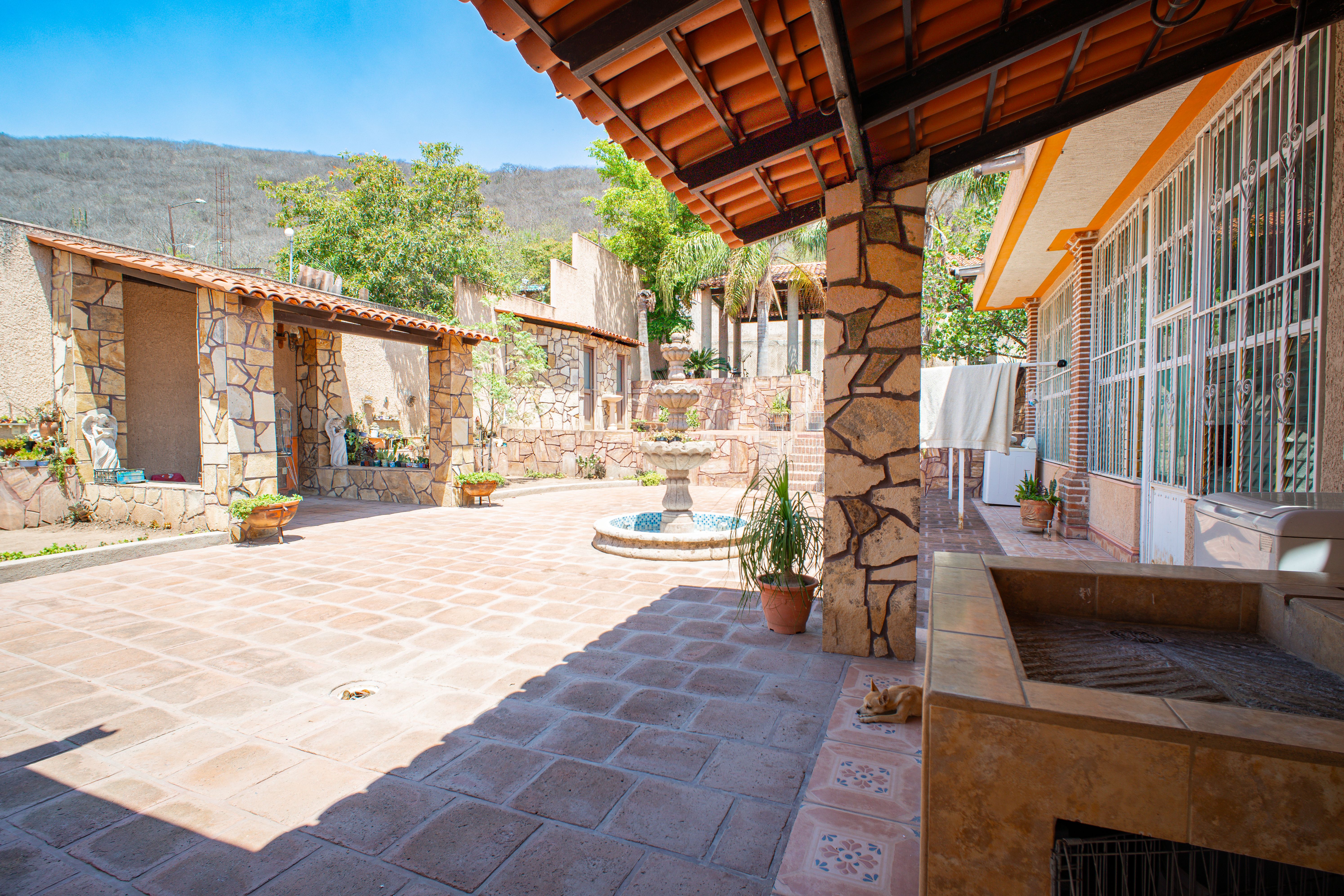 CASA CON LOCAL COMERCIAL EN VENTA EN AUTLAN, JAL. EN LA COLONIA EJIDAL. - Imagen 7