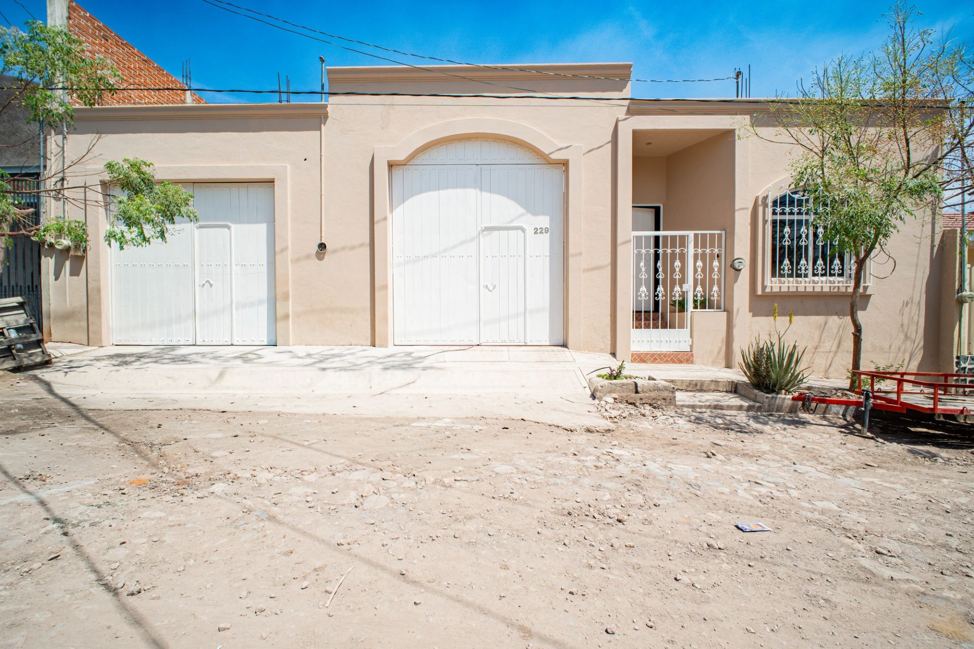 CASA CON LOCAL COMERCIAL EN VENTA EN AUTLAN, JAL. EN LA COLONIA EJIDAL.