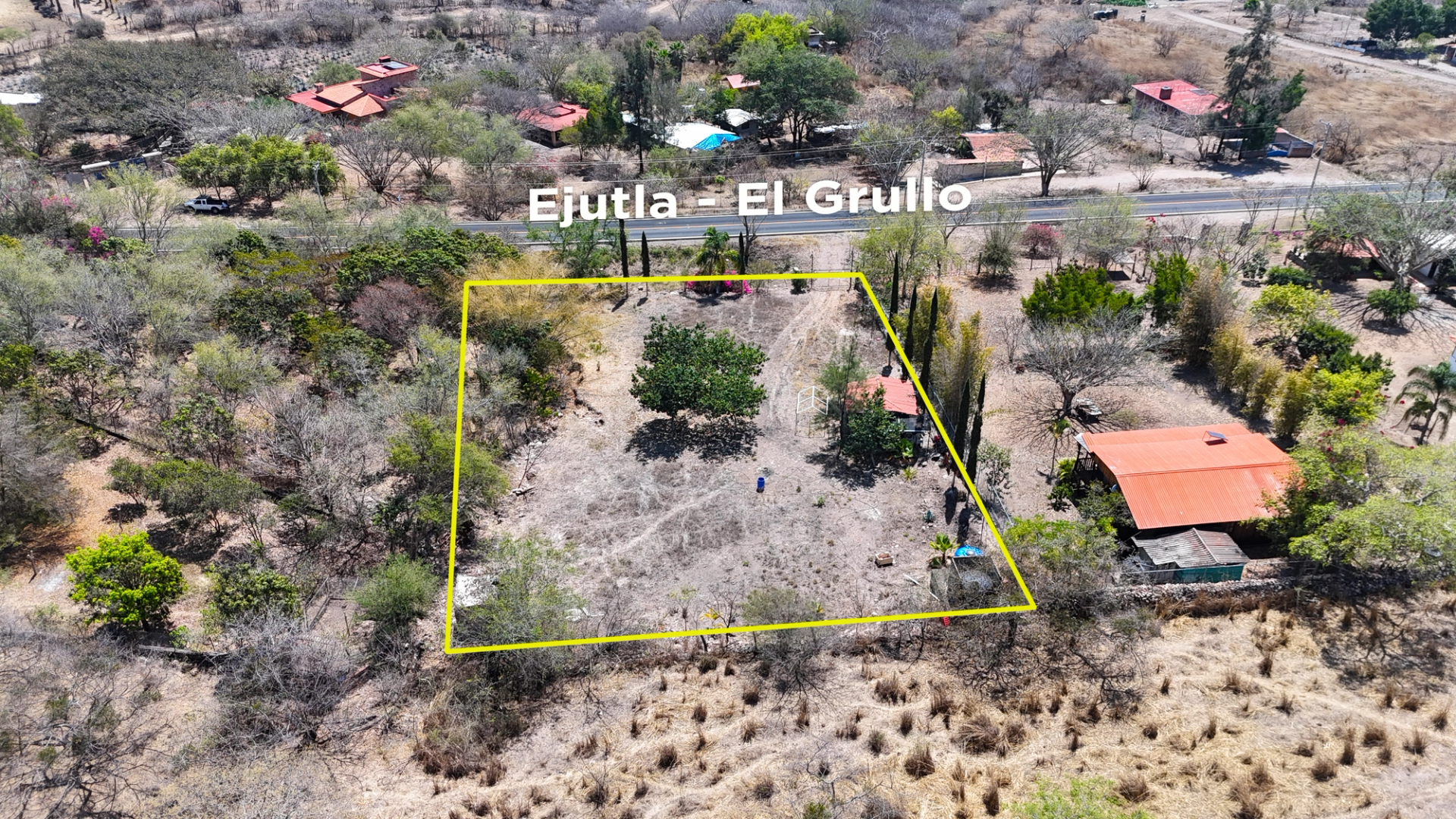 EN VENTA RANCHO EN LOS PARAJES JAL. "Rancho La Serranita"