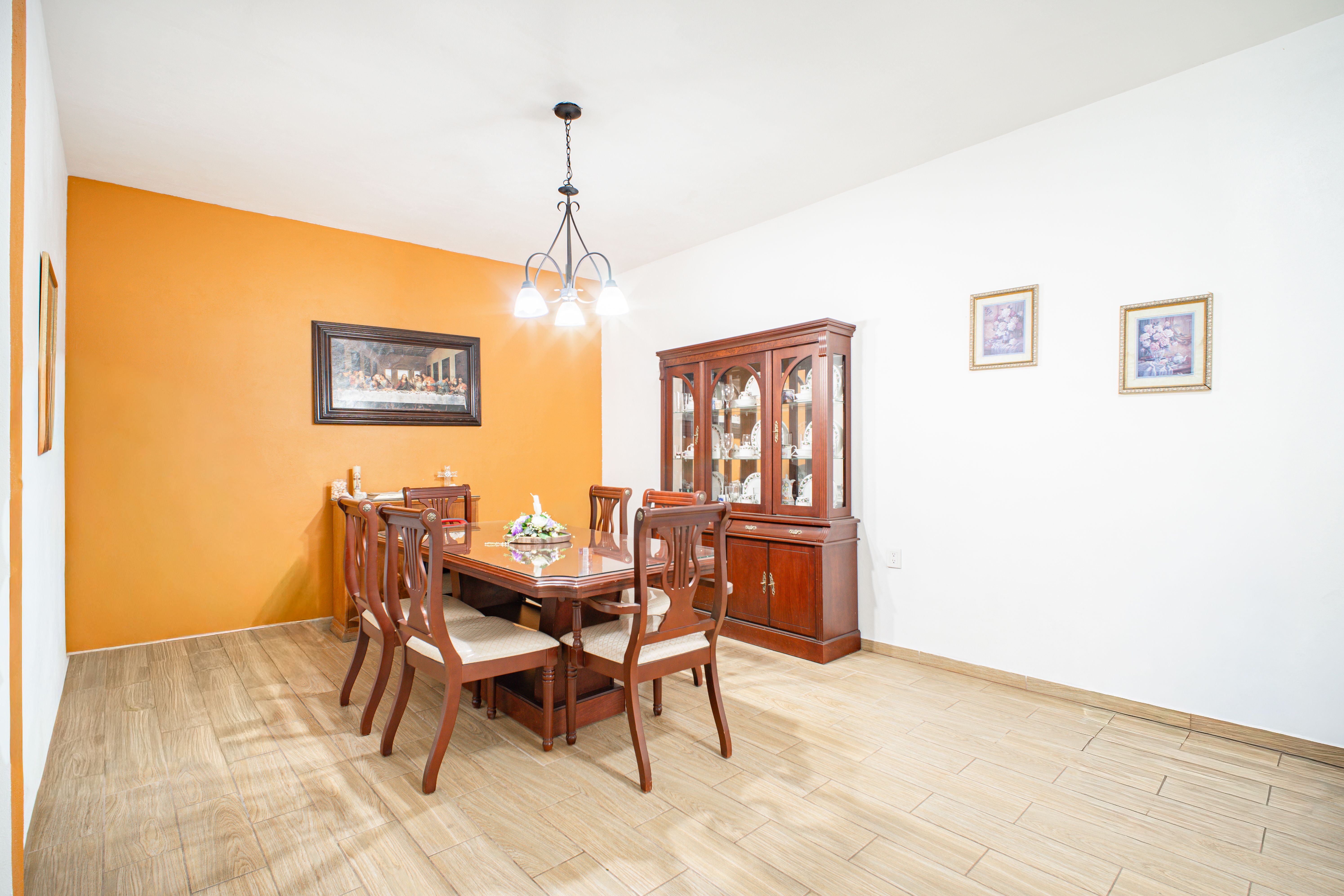 HERMOSA CASA UBICADA EN COLONIA TULIPANES EN EL GRULLO - Imagen 5