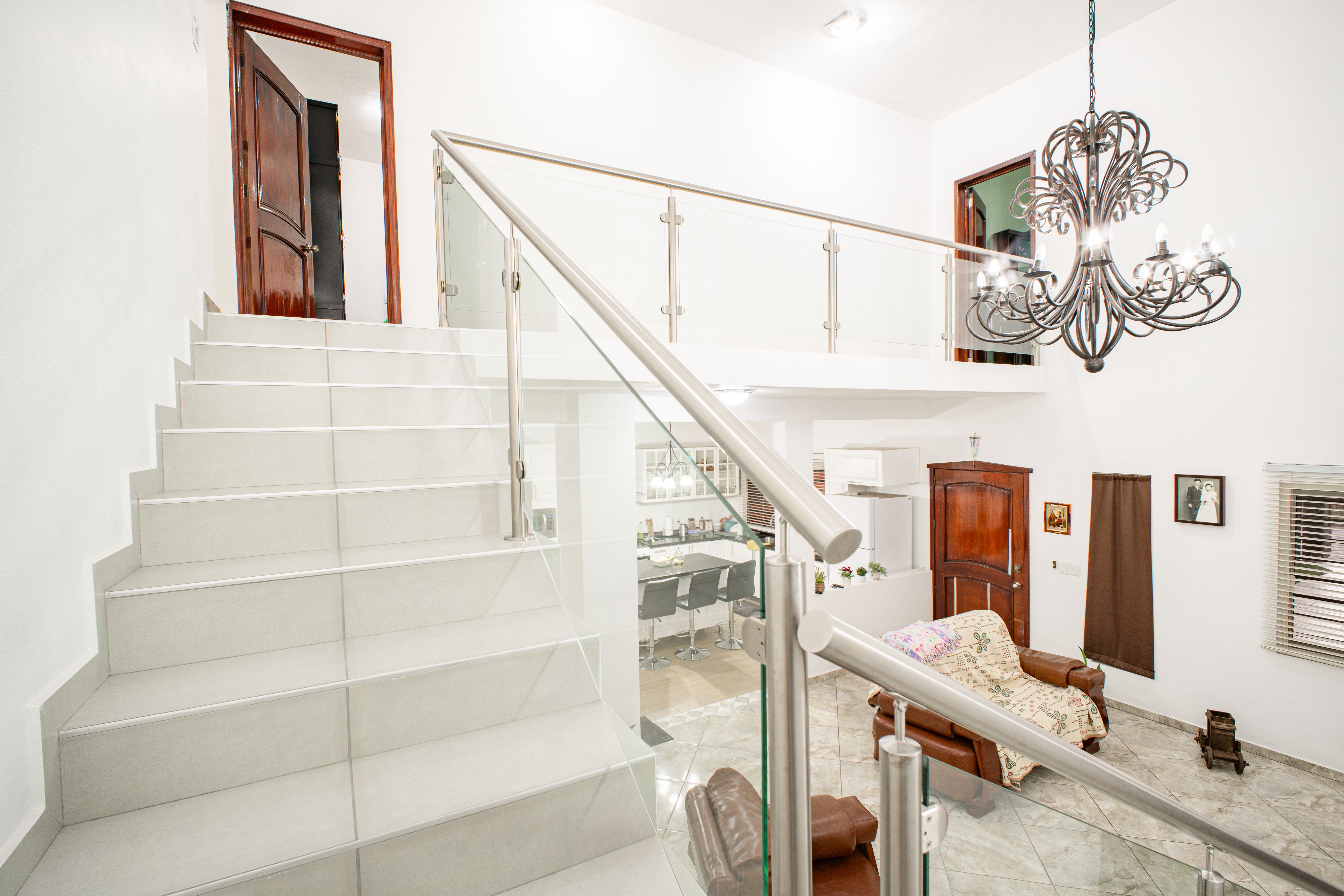 HERMOSA CASA UBICADA EN COLONIA TULIPANES EN EL GRULLO - Imagen 12