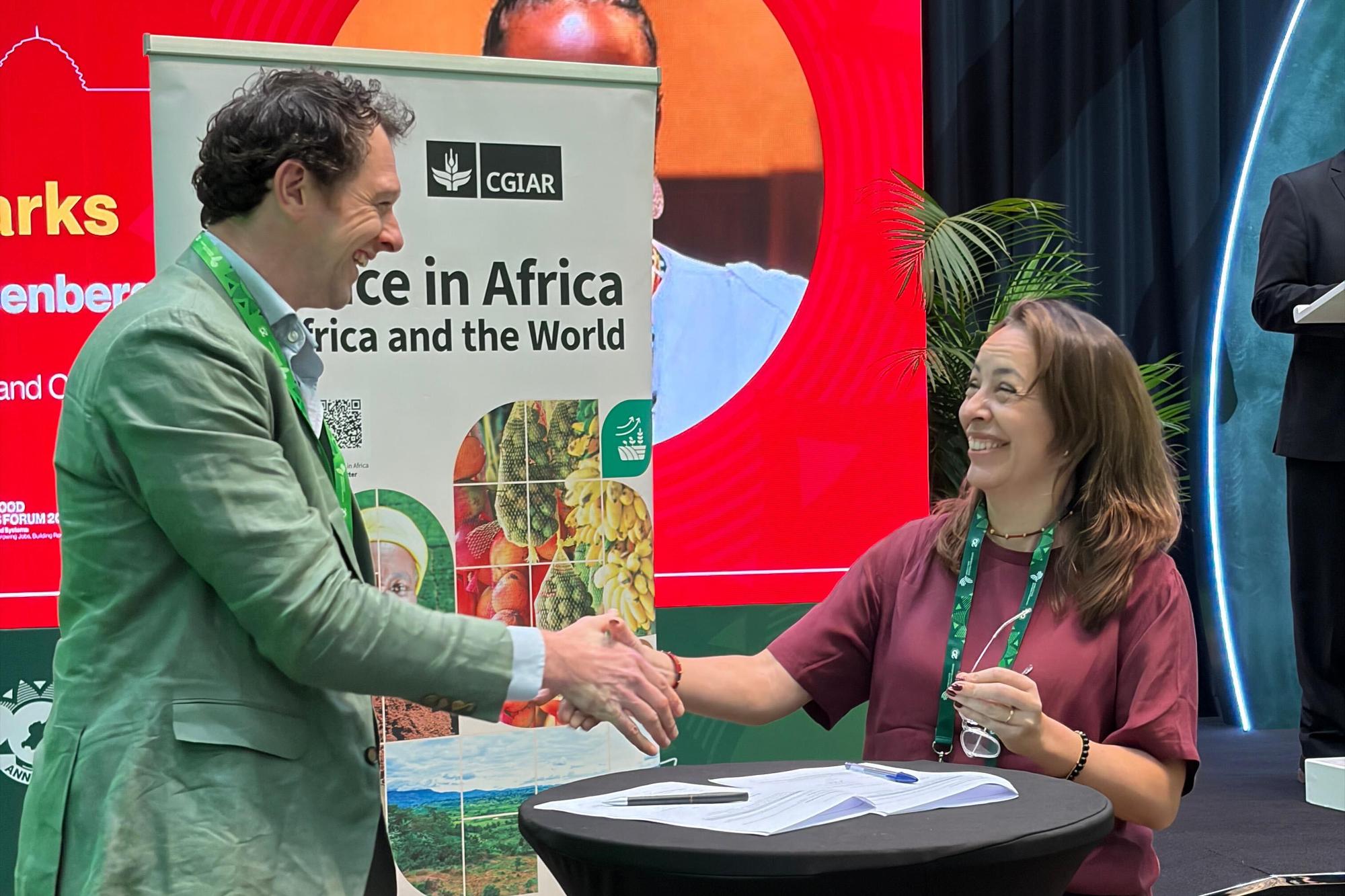 The Alliance of Bioversity International and CIAT signs a five-year agreement with MATI on enhanced rock weathering in smallholder farming