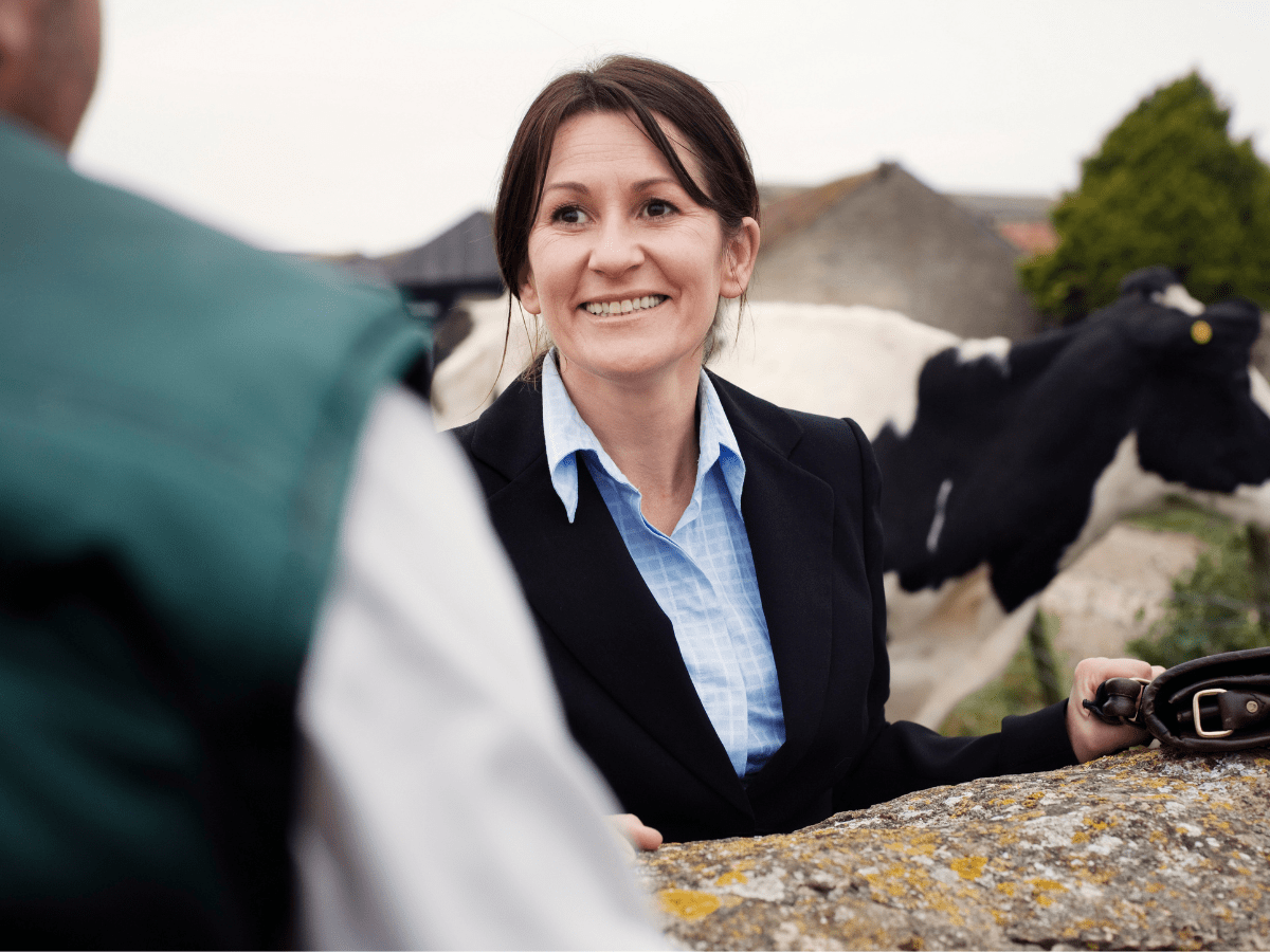 Local Insights: Meeting Ireland's People on a Self-Drive Tour