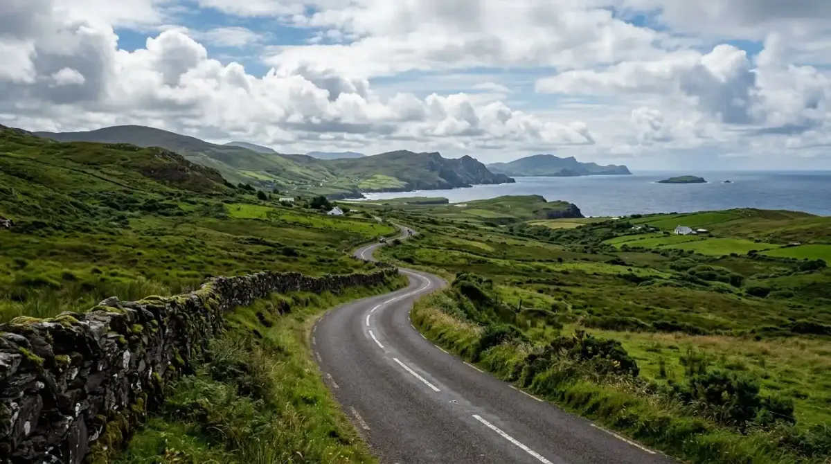 A perfectly structured, scenic driving route navigating the historic coastal loops of western Ireland.