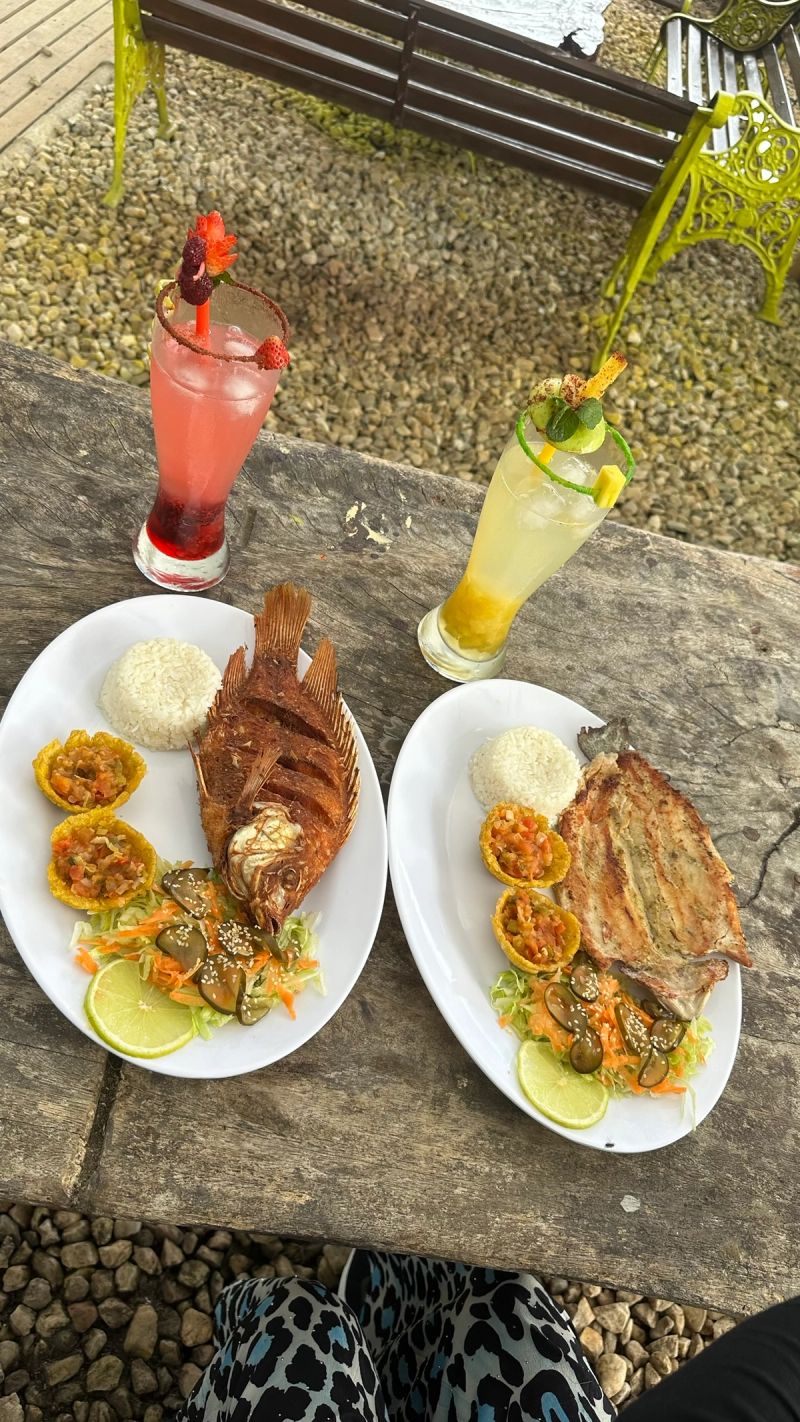 almuerzos en laguna escondida