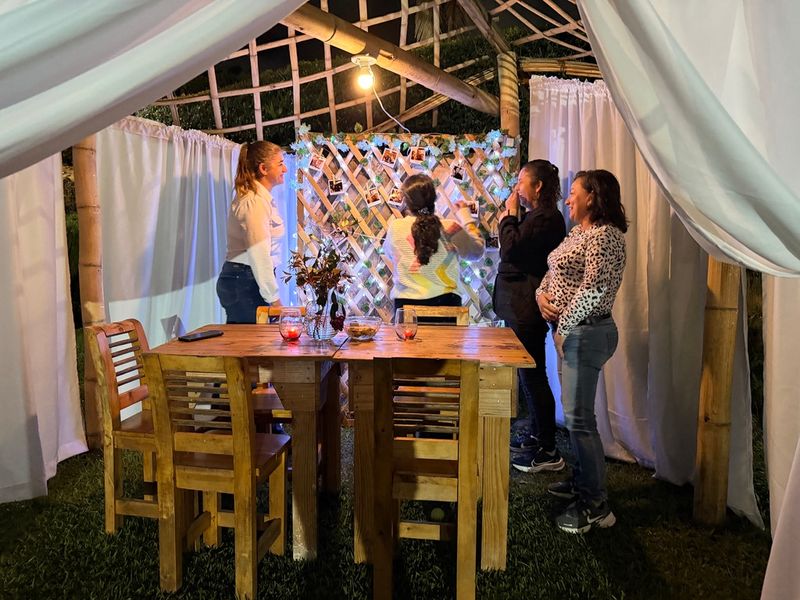 celebracion amistad en laguna escondida