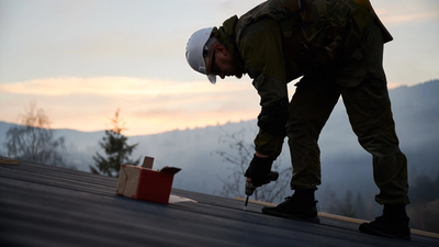 Comment devenir couvreur indépendant : Guide pratique