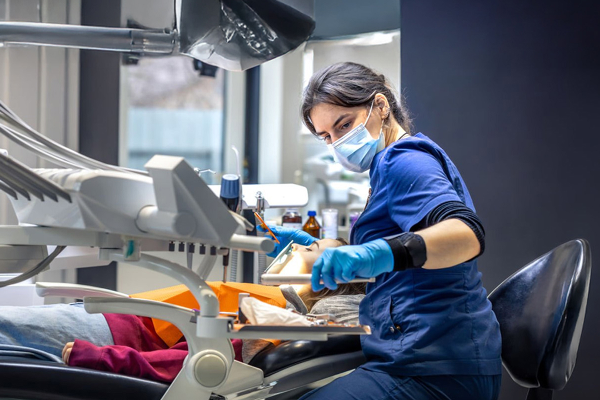 Comment devenir dentiste libéral ? Guide complet