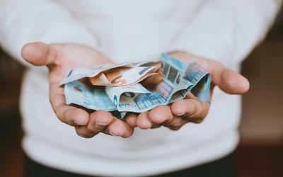 Cession de parts de SARL : procédure, agrément et fiscalité