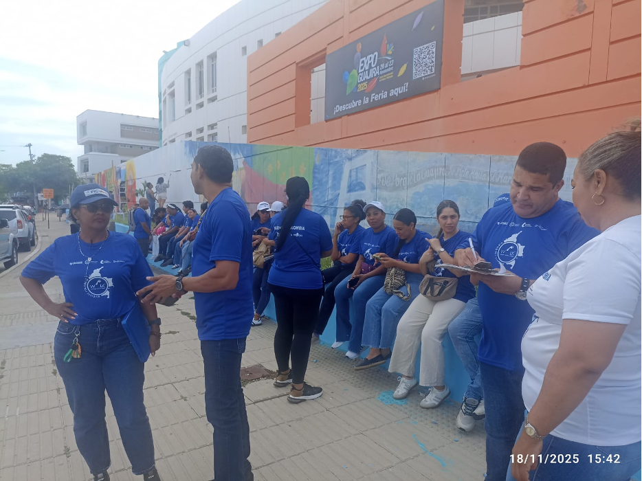 Actividad física en Plaza María Varilla con participantes del programa ‘Muévete por Riohacha’