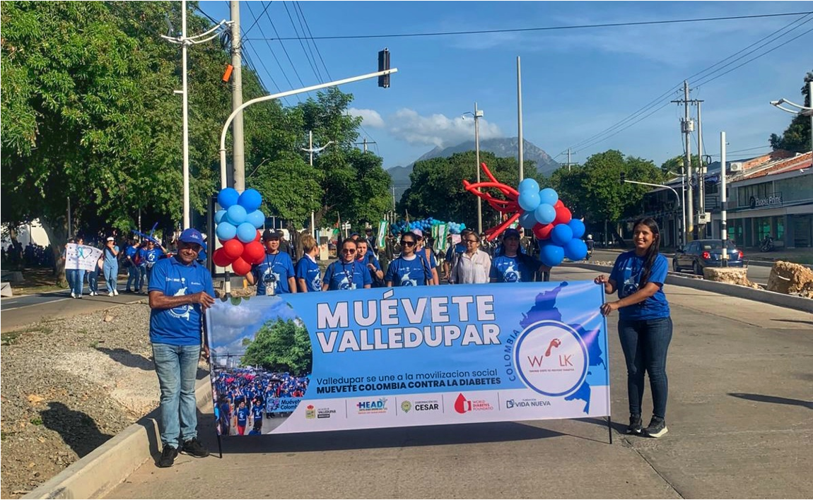 La caminata “Rompiendo Barreras, Cerrando Brechas” reunió a 380 personas