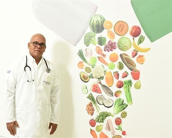 Dr. Manuel Oliva