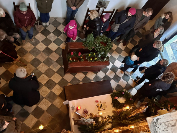 Adventkranzbinden im Schloss Moosburg