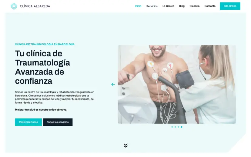 La portada de clinicaalbareda.cat: la clínica, sus especialidades y el botón de pedir cita