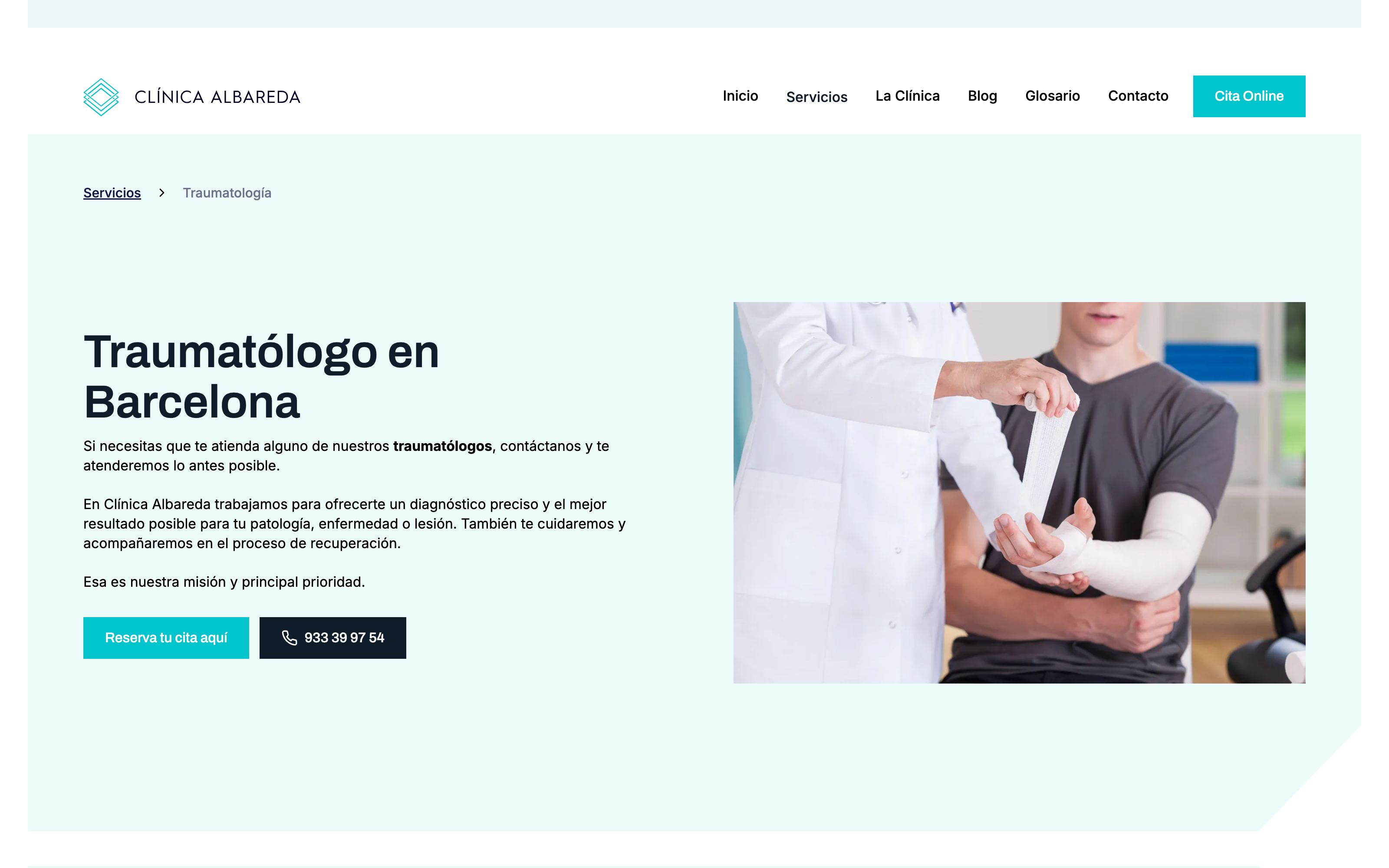 La página de traumatología: una por especialidad, con cita y teléfono arriba