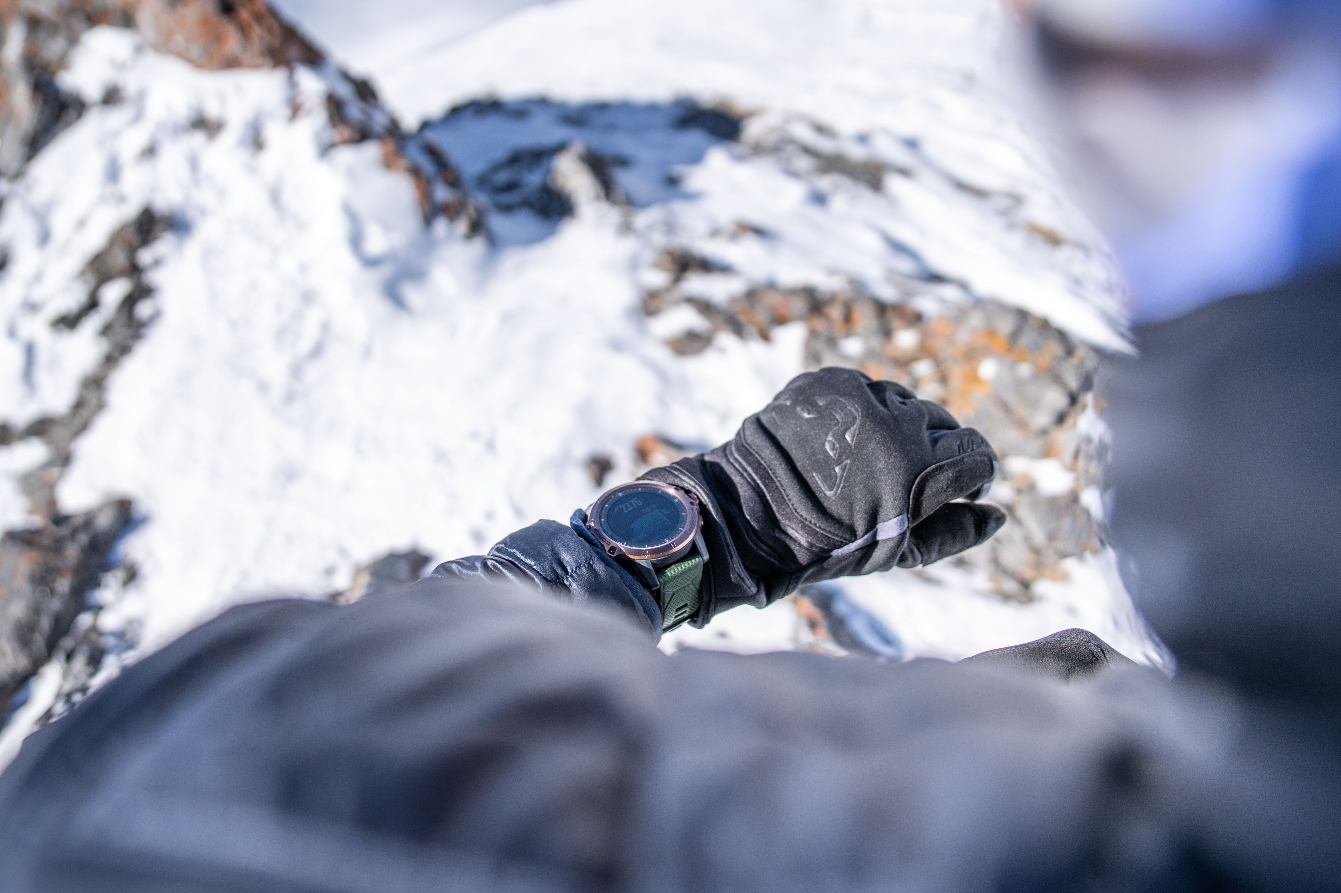 Winter-Trailrunning hinauf auf den Strelapass in Davos Klosters