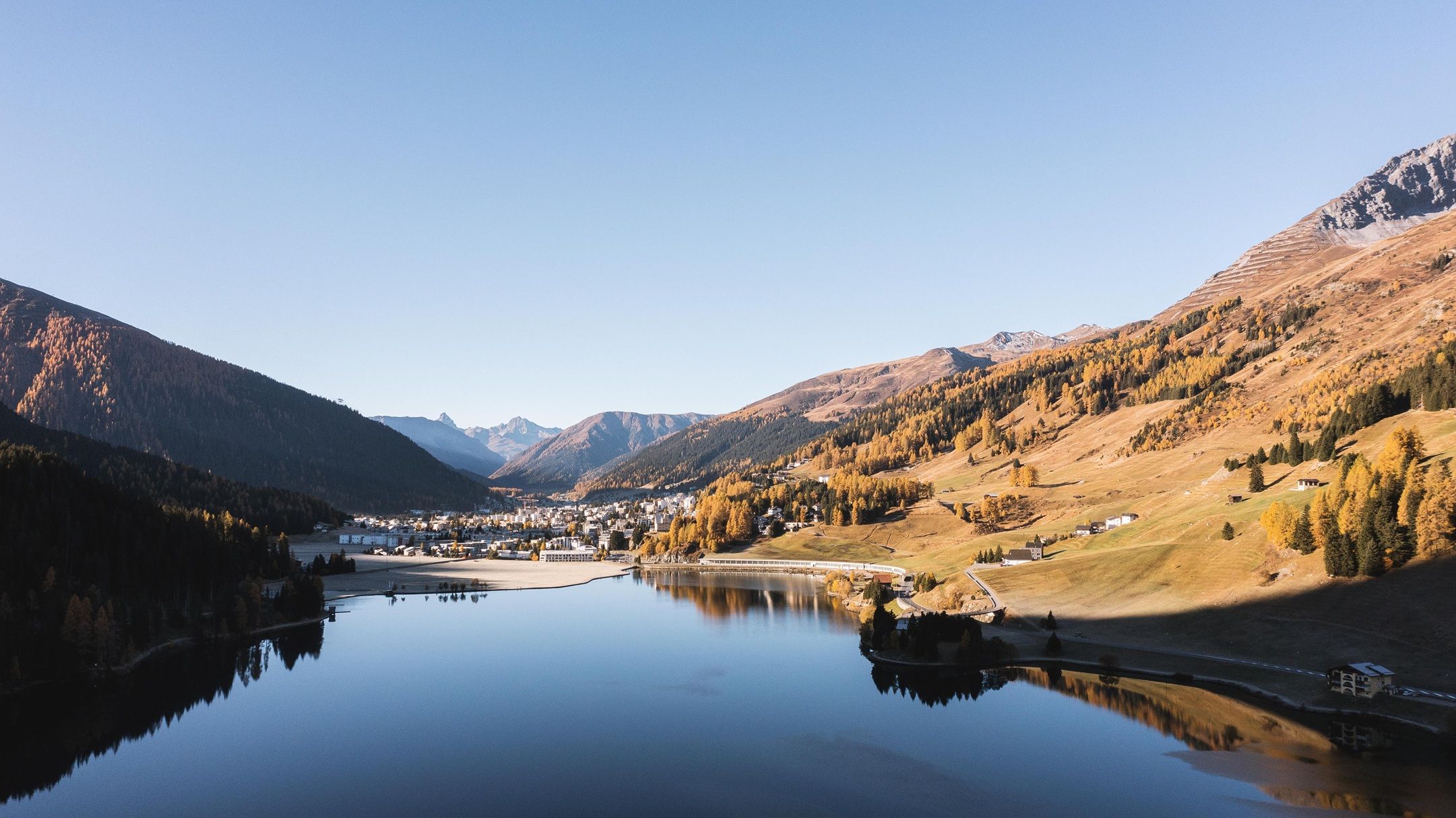 Davosersee im Herbst