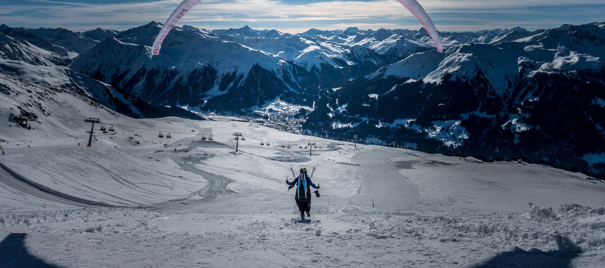 Gleitschirmfliegen auf Madrisa Gleitschirmflieger im Winter