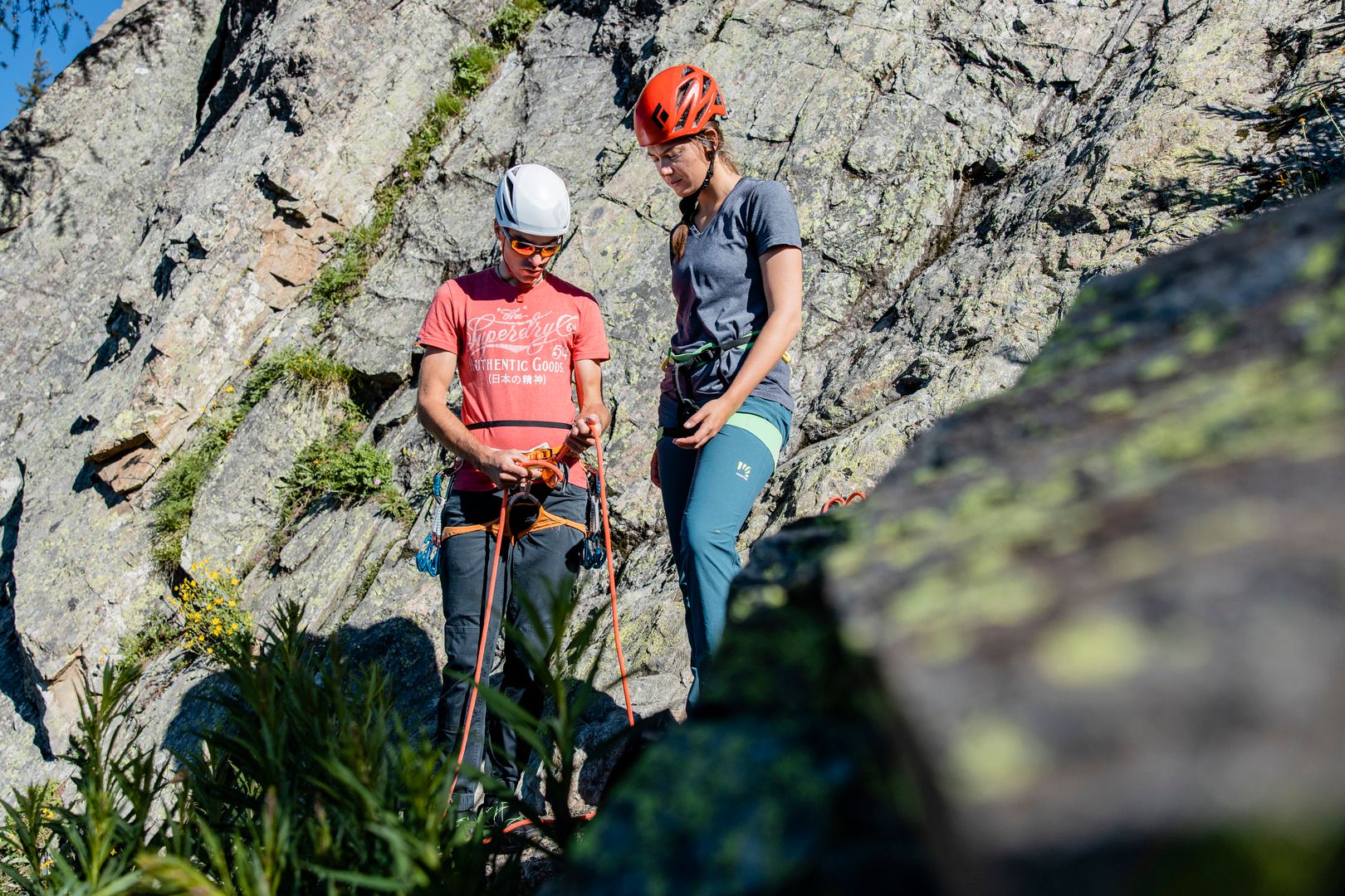 Klettern am Fels im Klettergarten Seehorn in Davos Klosters