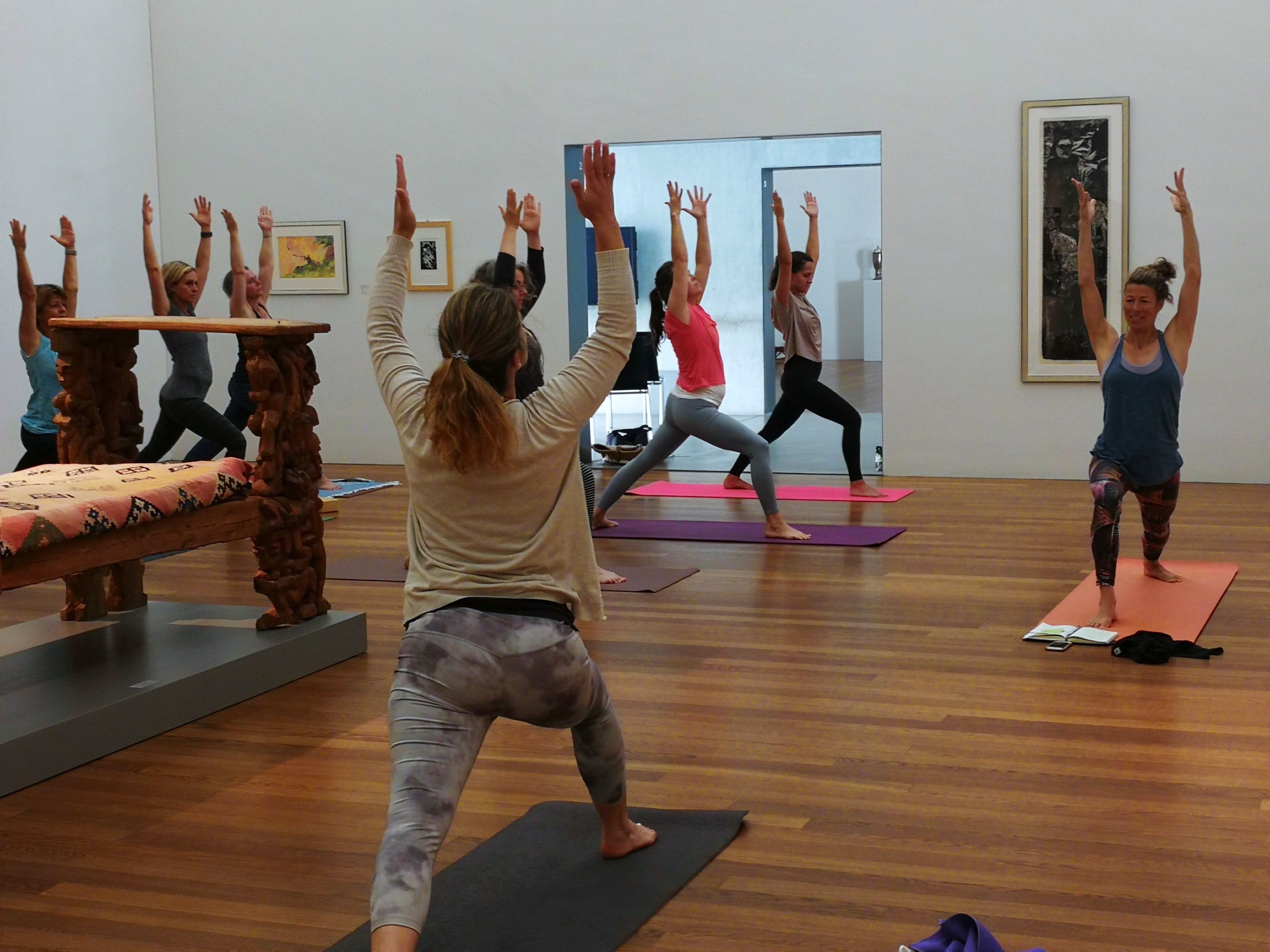 Yoga im Kirchner Museum Davos