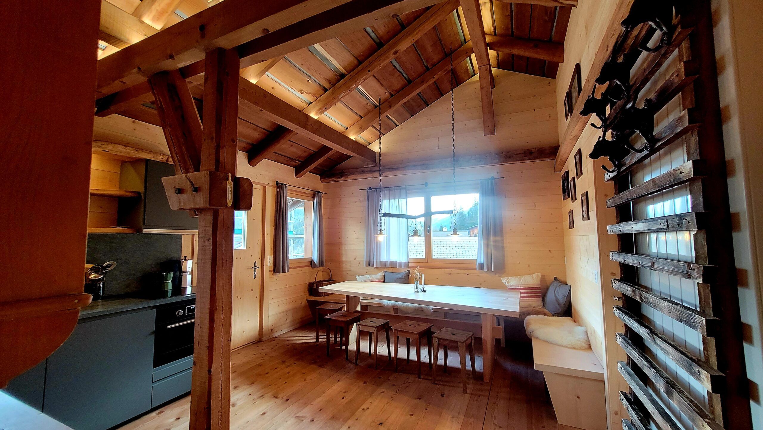 Alps Epic Trail bernachtunsmoeglichkeit Jenisberg Saegaessaehenki