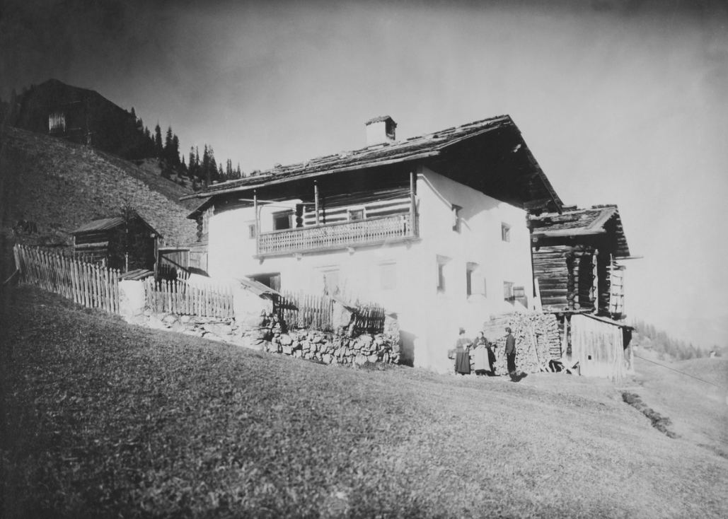 Blick auf das Haus «In den Lärchen» von Ernst Ludwig Kirchner