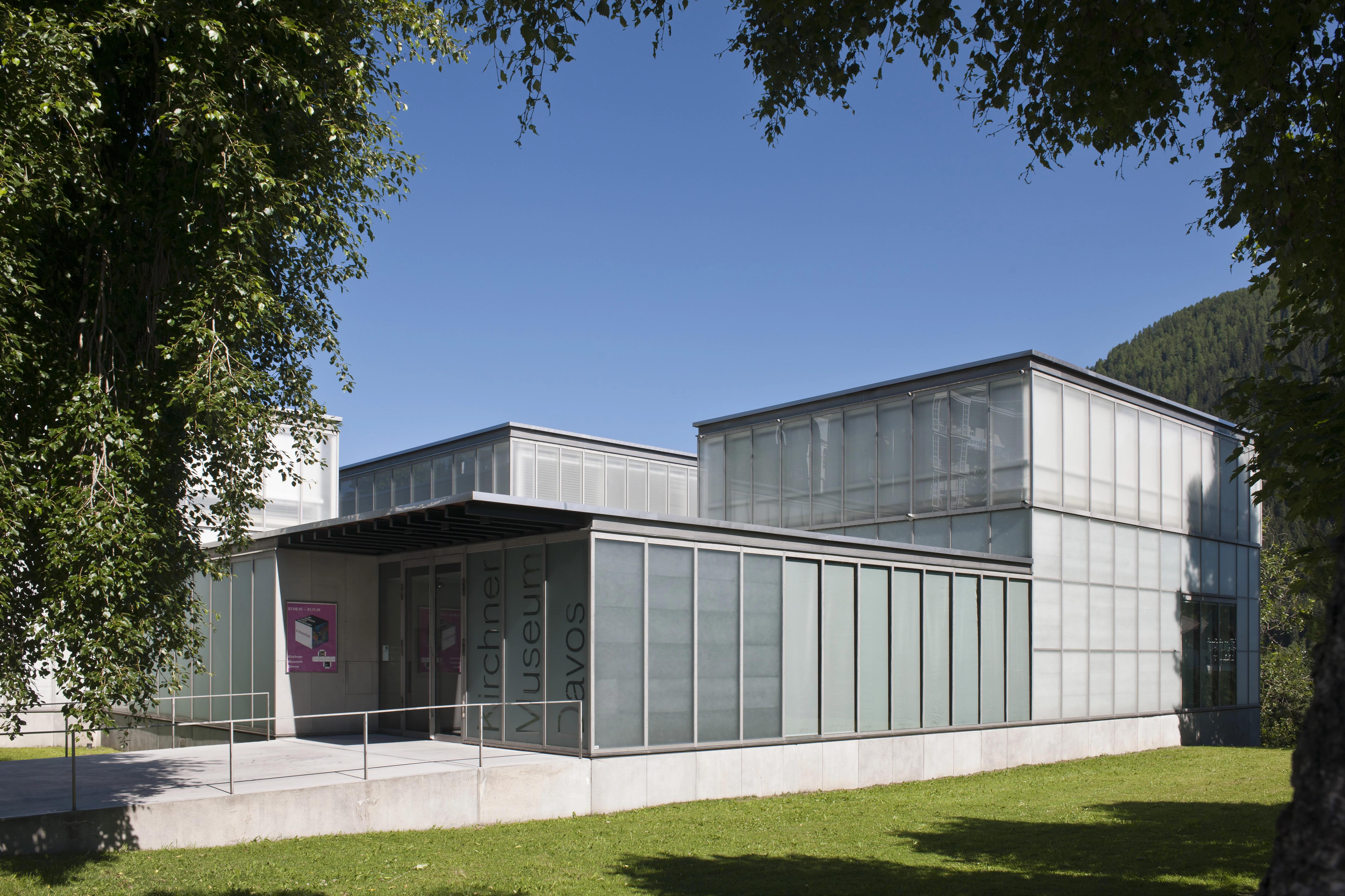 Kirchner Museum Davos von aussen im Sommer Kunst