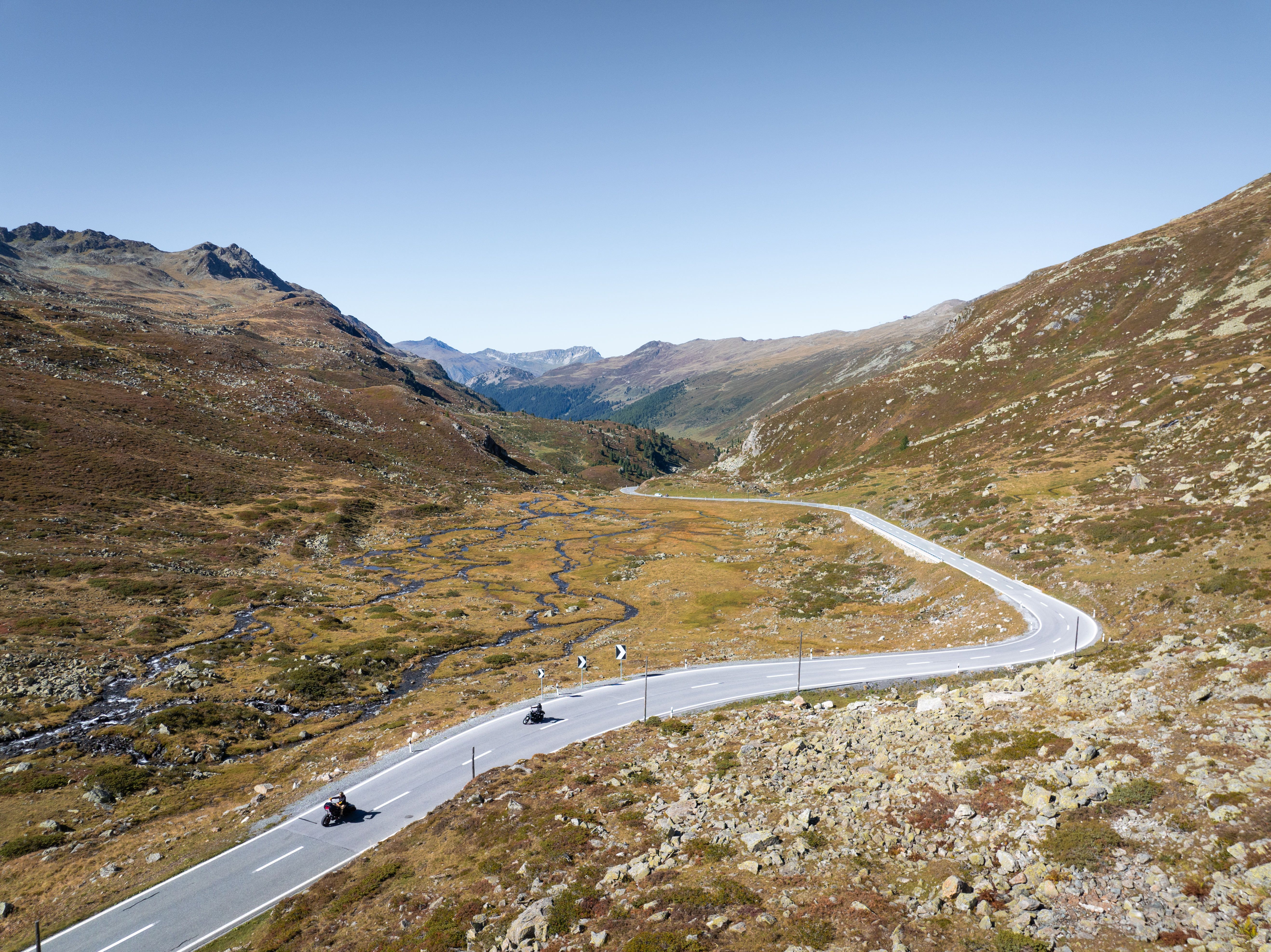 Motorradfahren über den Flüelapass in Davos Klosters