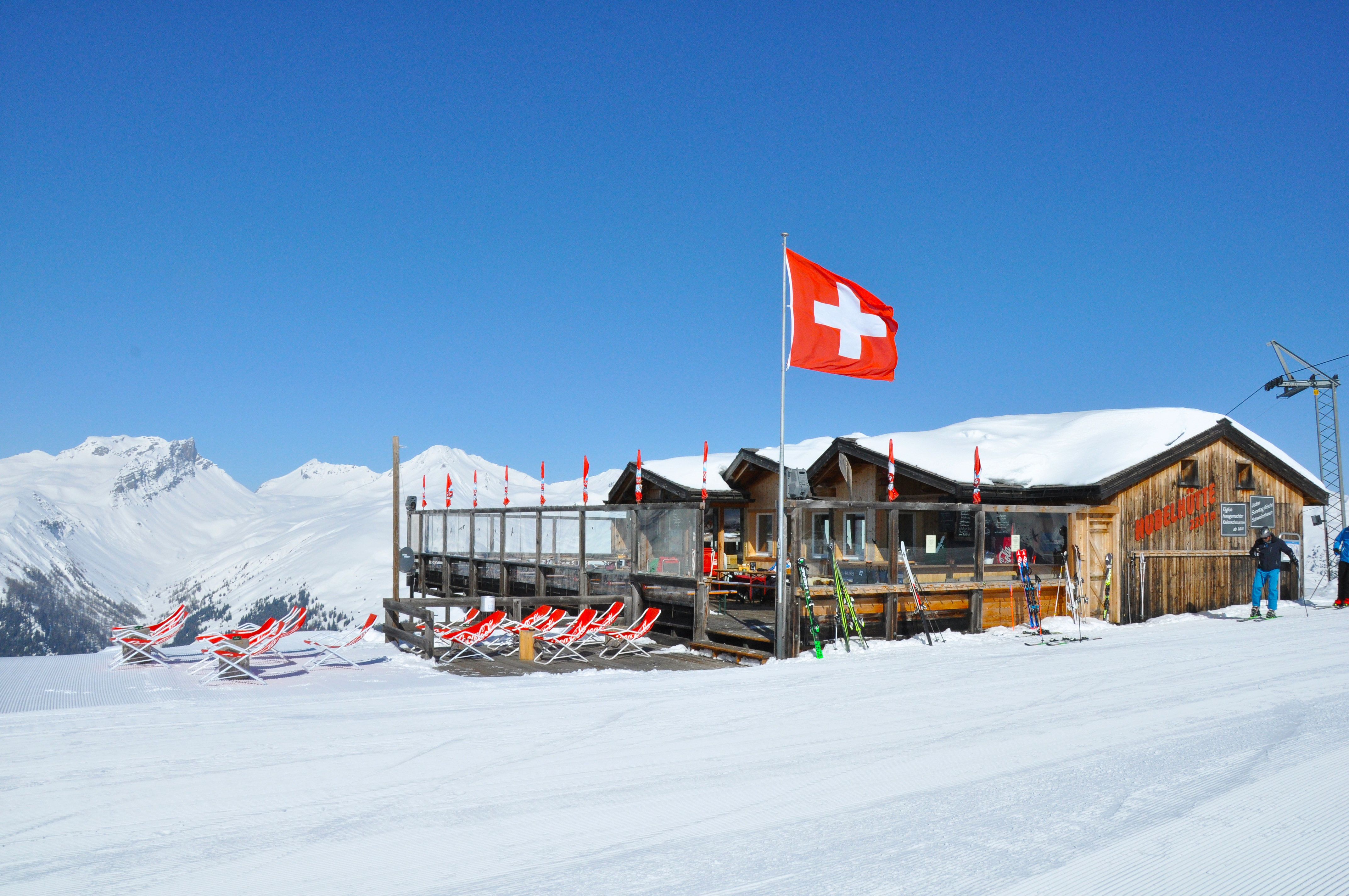 Hubelhuette Rinerhorn im Winter Restaurant Bergrestaurant