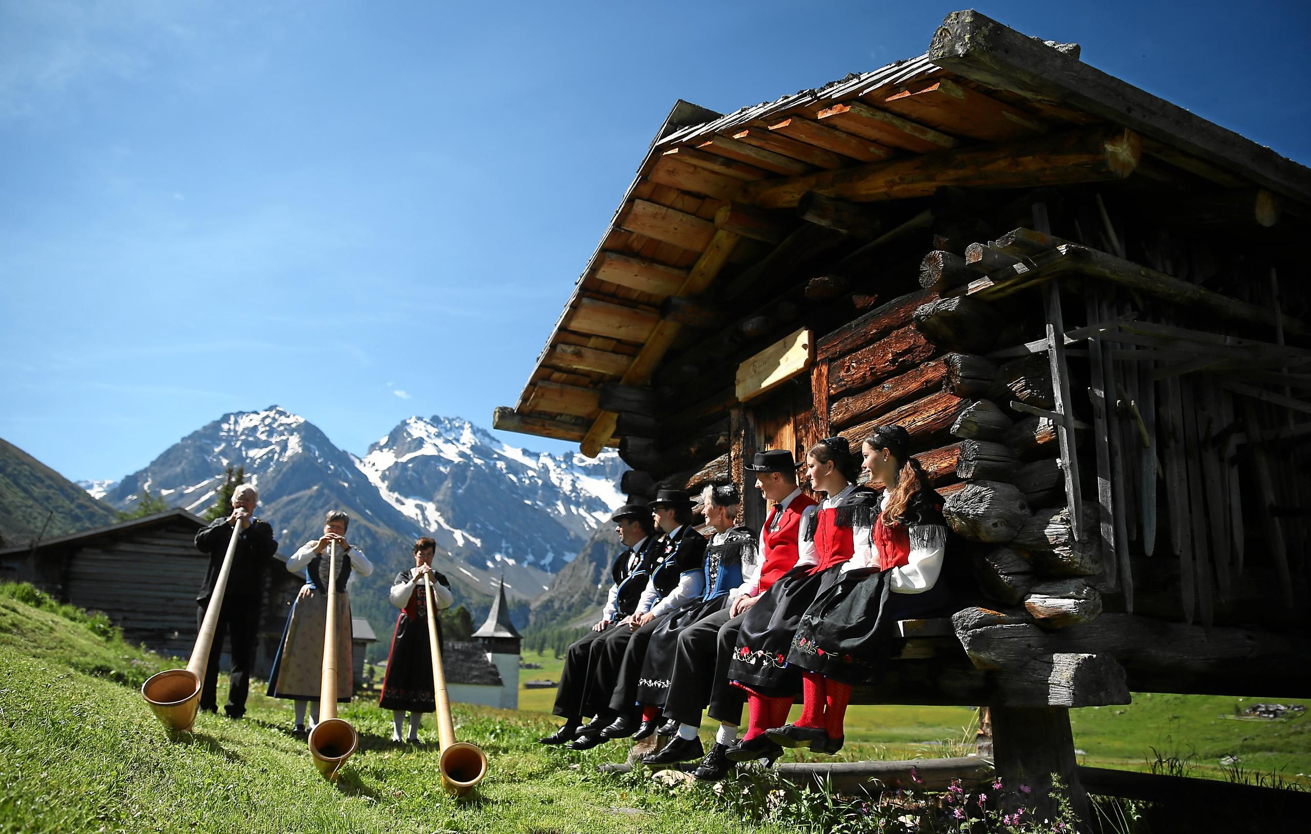 Volkstümlicher Abend Alphorn Schweizer Kultur Berge Sommer