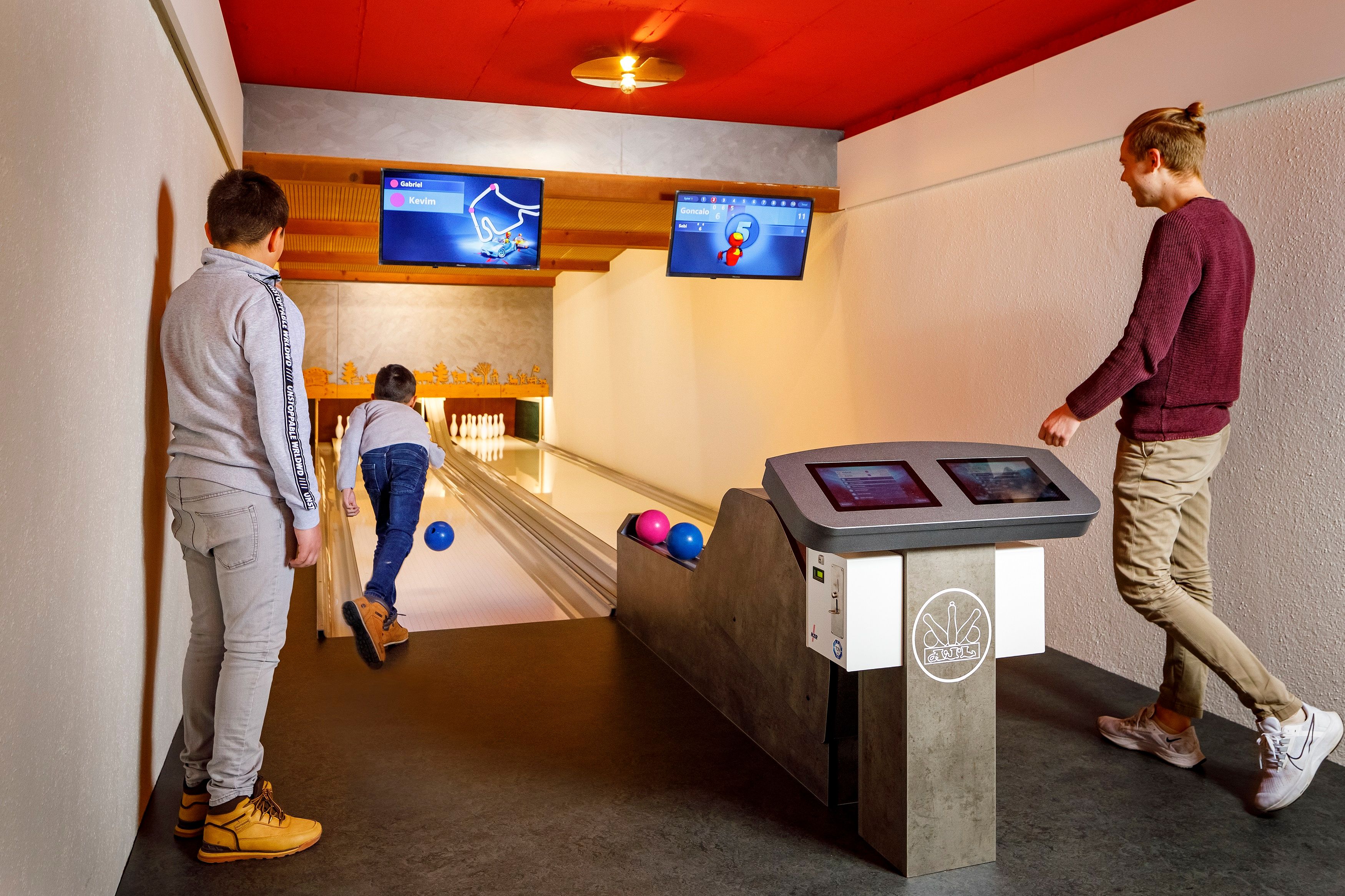 Hotel Sport Klosters Kegelbahn Kegeln Bowling