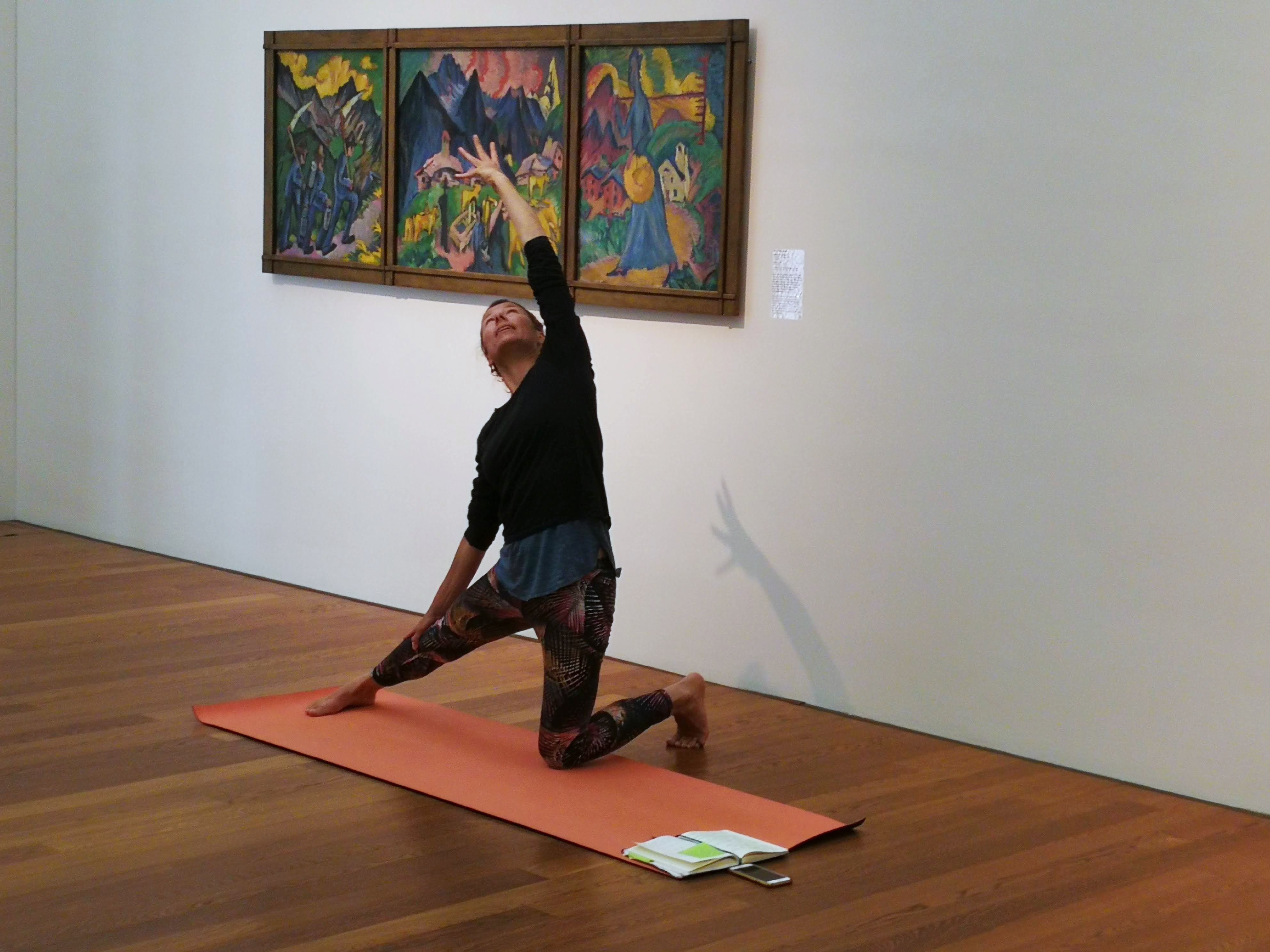 Yoga im Kirchner Museum Davos