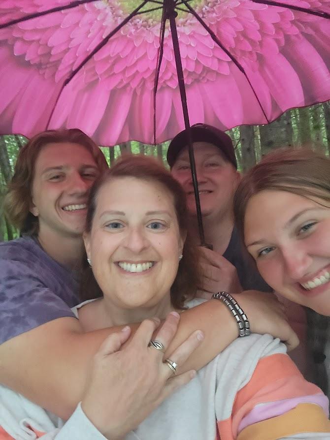Living with Terminal Breast Cancer, Portland, Mich. Woman Spreads Hope ...
