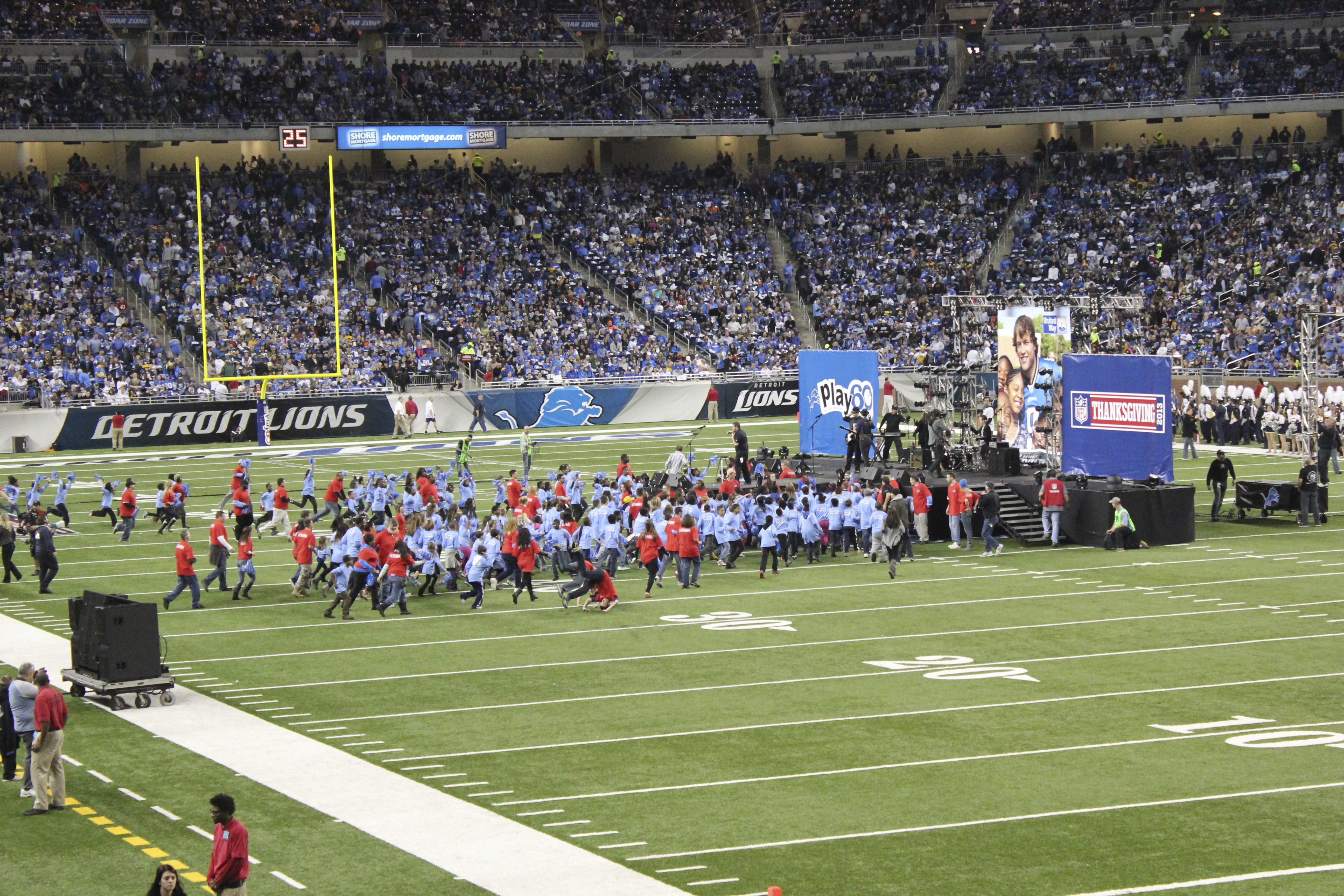 Detroit Lions Football Education - Youth Halftime Games