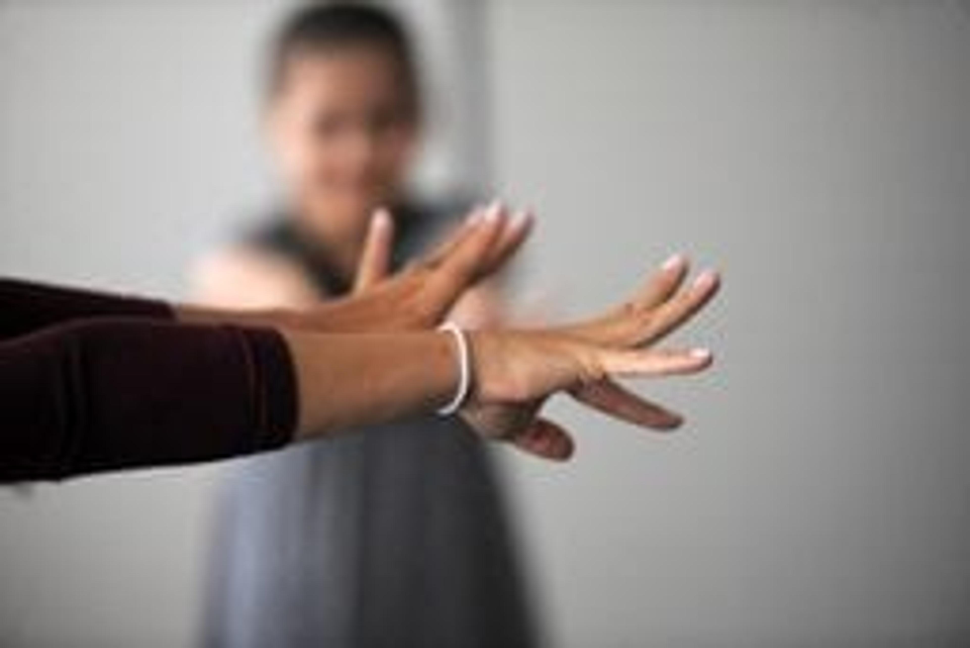 Lana Grasser teaching a tension releasing technique.